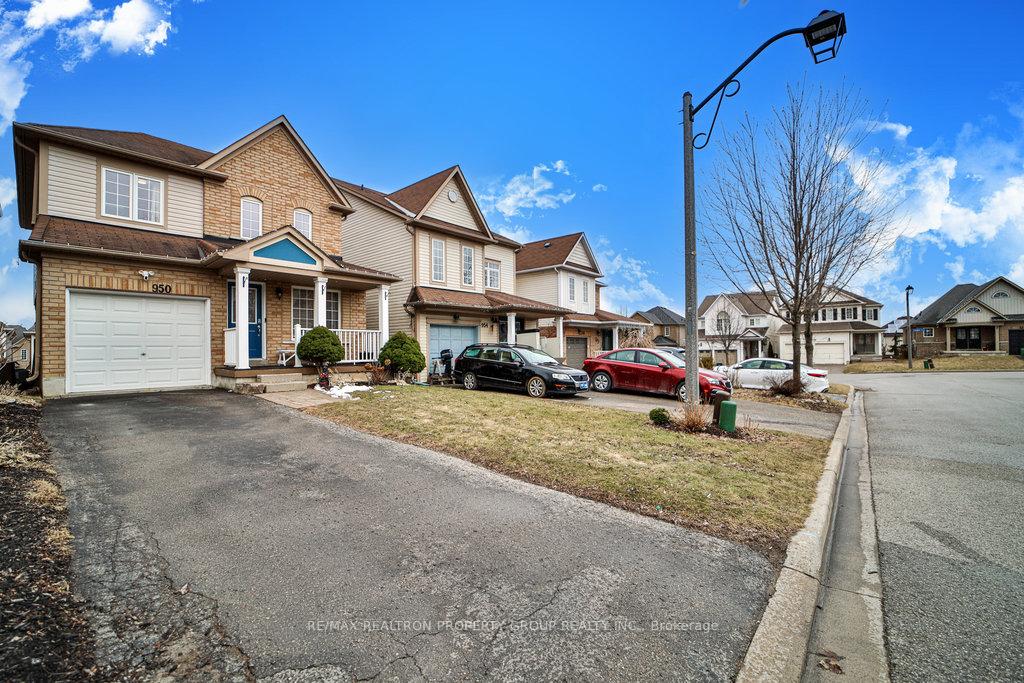 Photo 43 of 950 Taggart Crescent, Oshawa, Pinecrest — HOMEH