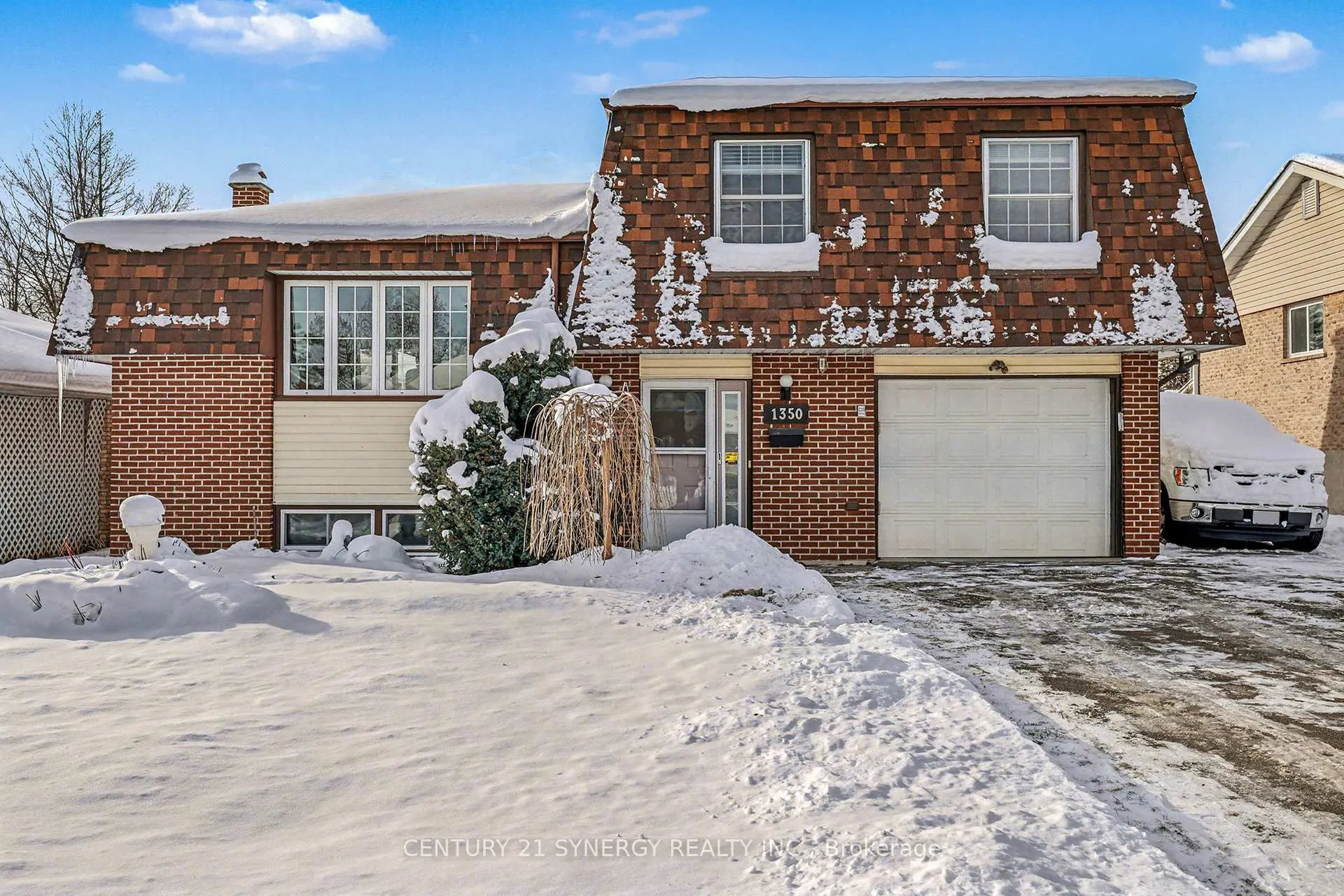 Front of 1350 Linden Crescent