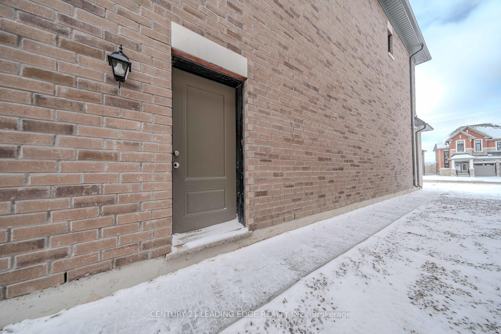 Photo 2 of 523 Kleinburg Summit Way, Vaughan, Kleinburg — HOMEH