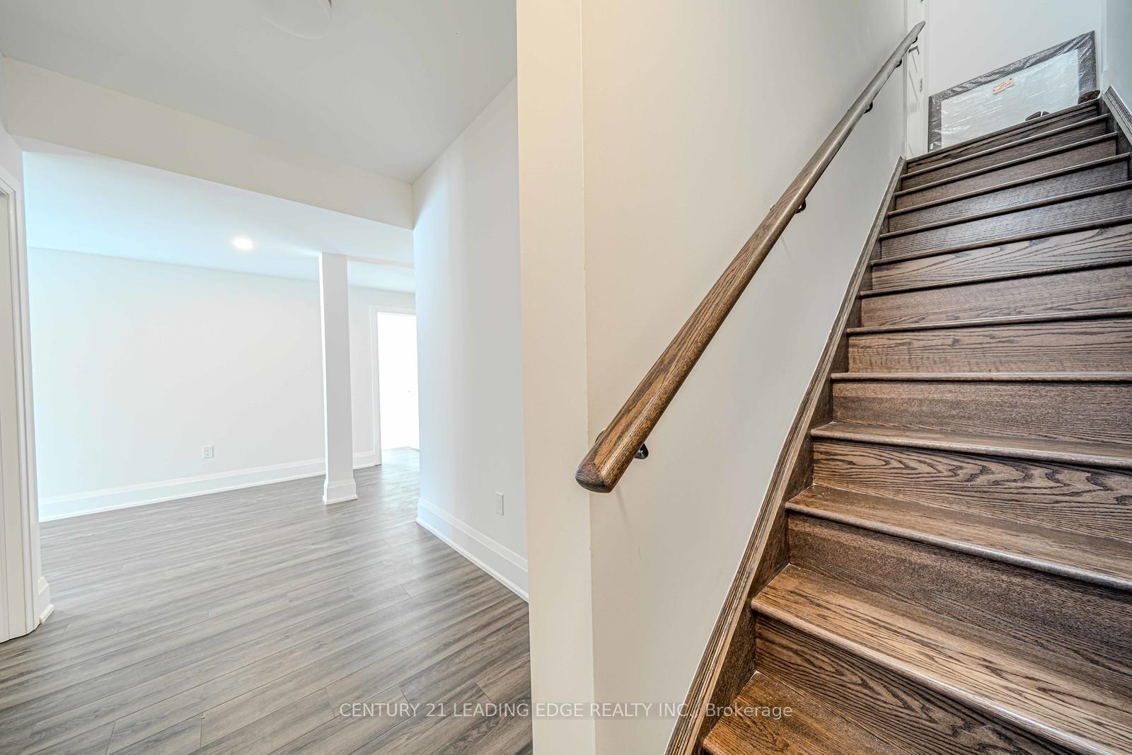 Photo 4 of 523 Kleinburg Summit Way, Vaughan, Kleinburg — HOMEH