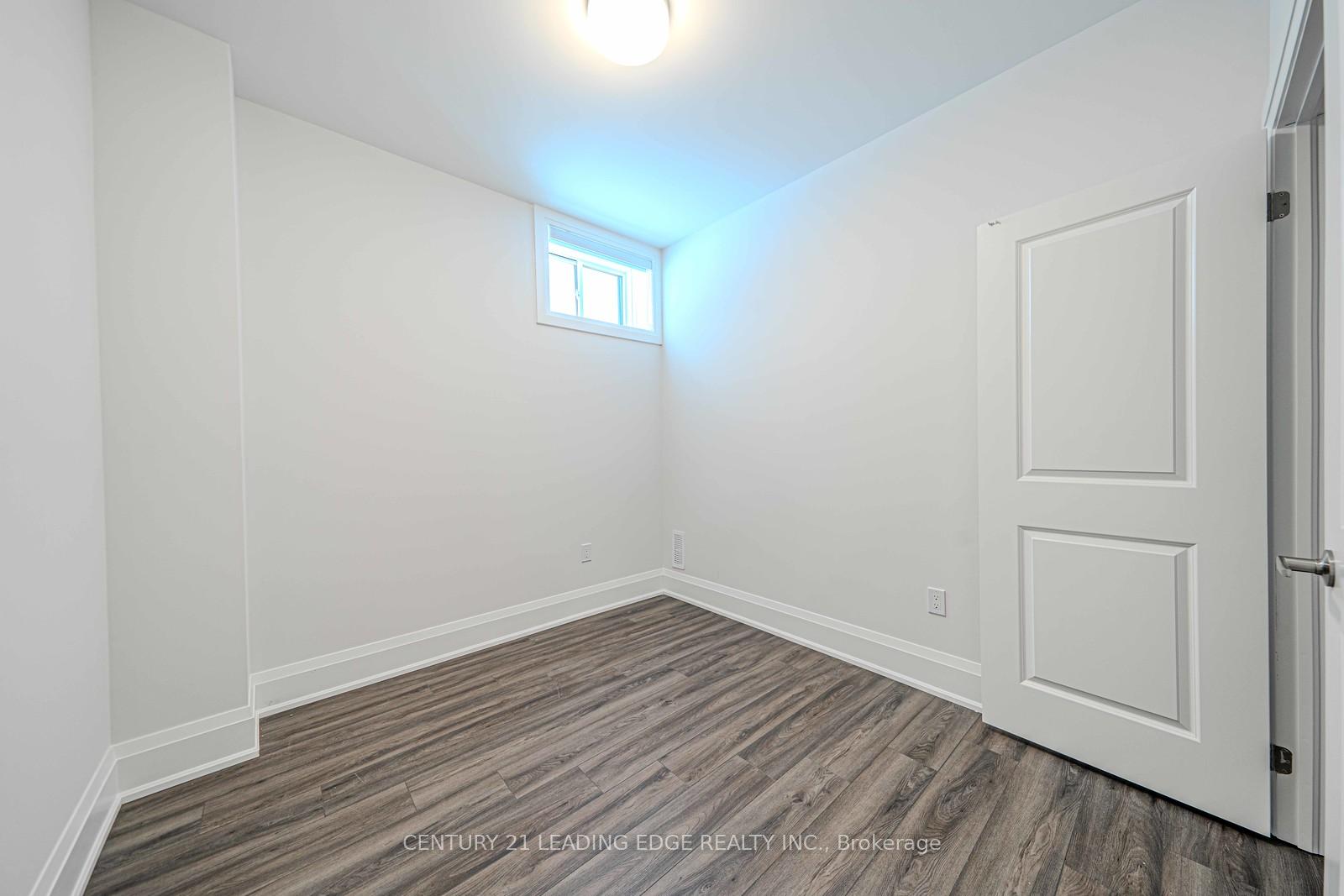 Photo 10 of 523 Kleinburg Summit Way, Vaughan, Kleinburg — HOMEH