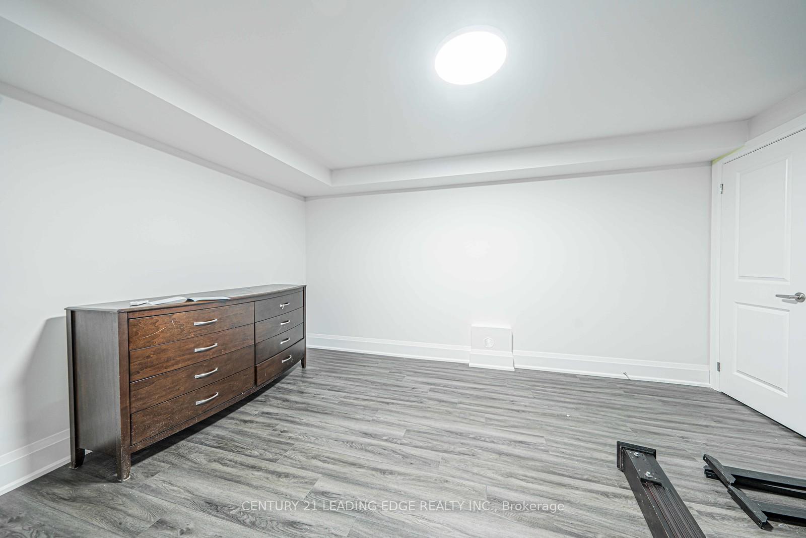 Photo 15 of 523 Kleinburg Summit Way, Vaughan, Kleinburg — HOMEH
