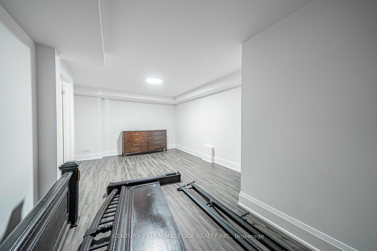 Photo 18 of 523 Kleinburg Summit Way, Vaughan, Kleinburg — HOMEH