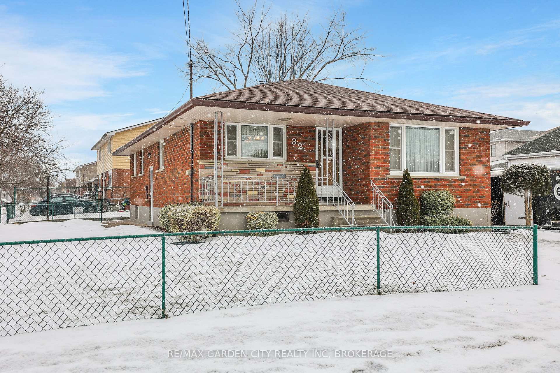 Photo 1 of 32 Sauer Avenue, Welland, Lincoln/Crowland — HOMEH