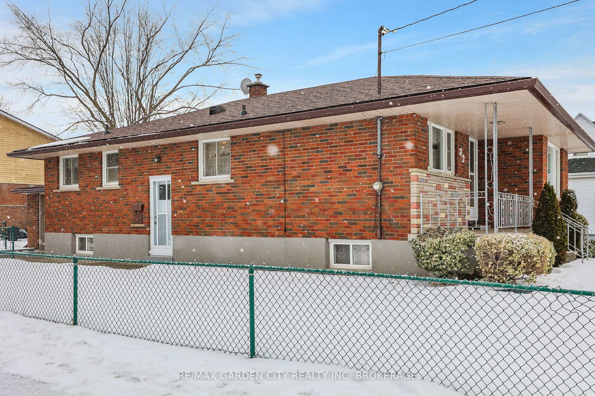 Photo 4 of 32 Sauer Avenue, Welland, Lincoln/Crowland — HOMEH