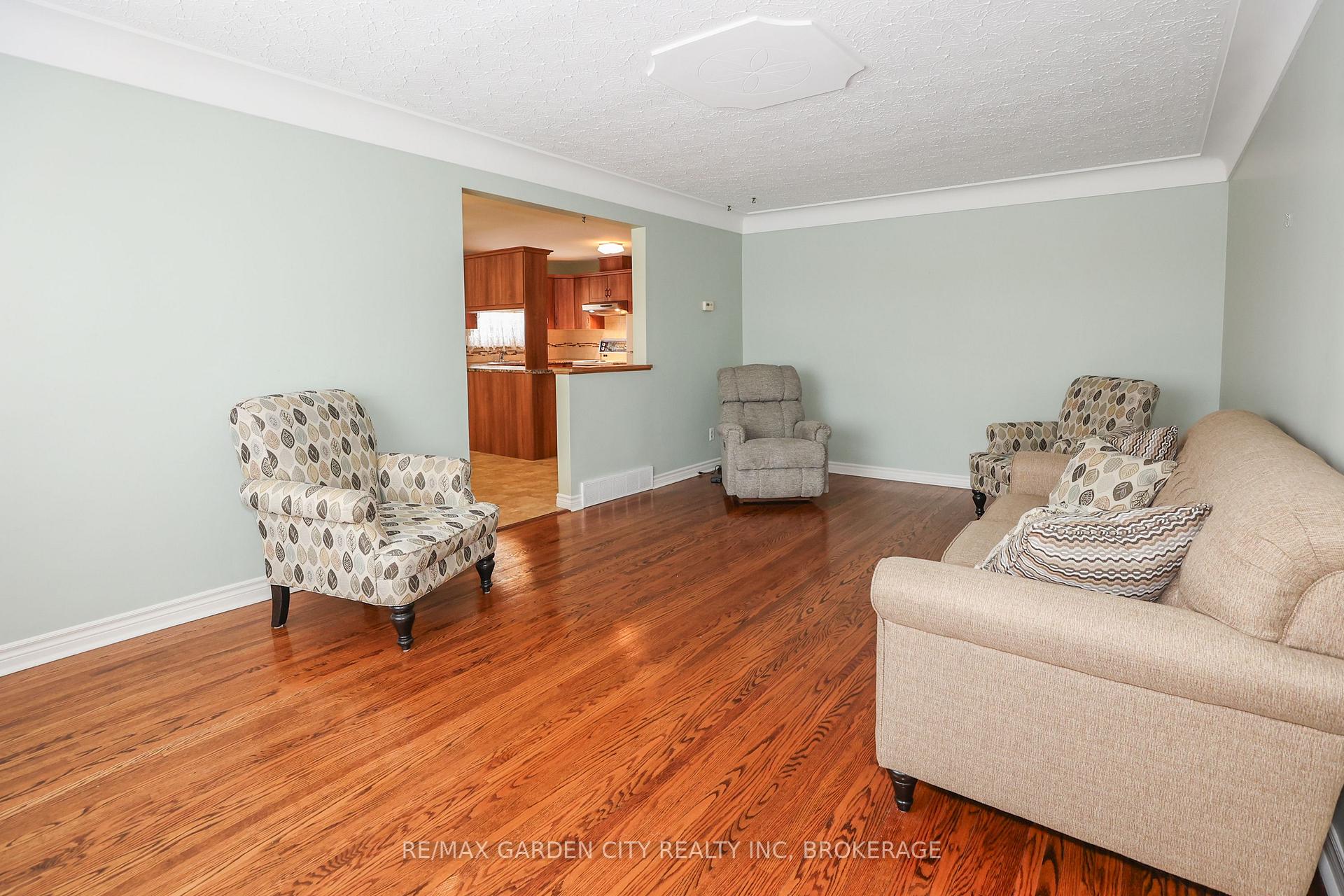 Photo 14 of 32 Sauer Avenue, Welland, Lincoln/Crowland — HOMEH