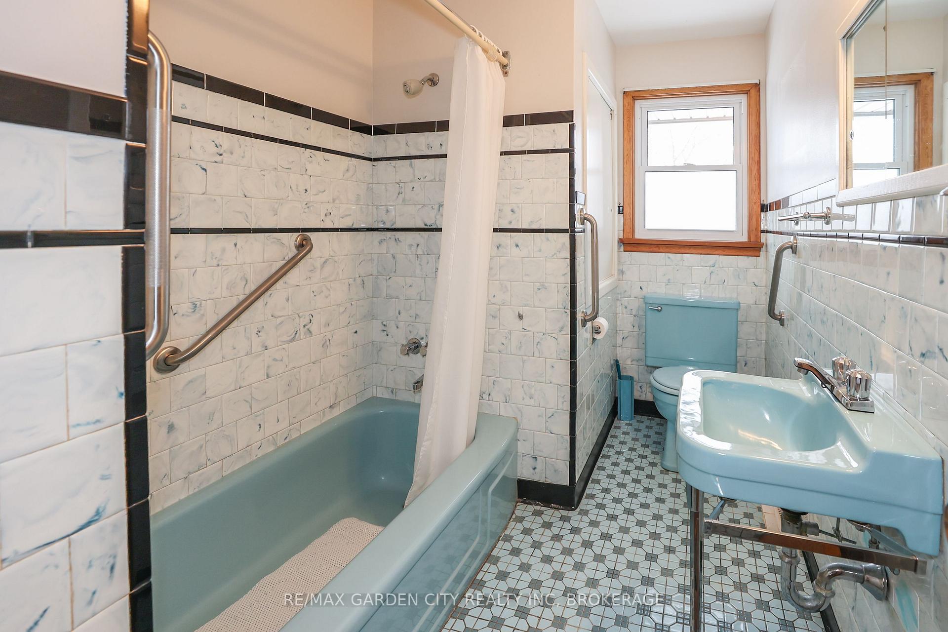 Photo 24 of 32 Sauer Avenue, Welland, Lincoln/Crowland — HOMEH