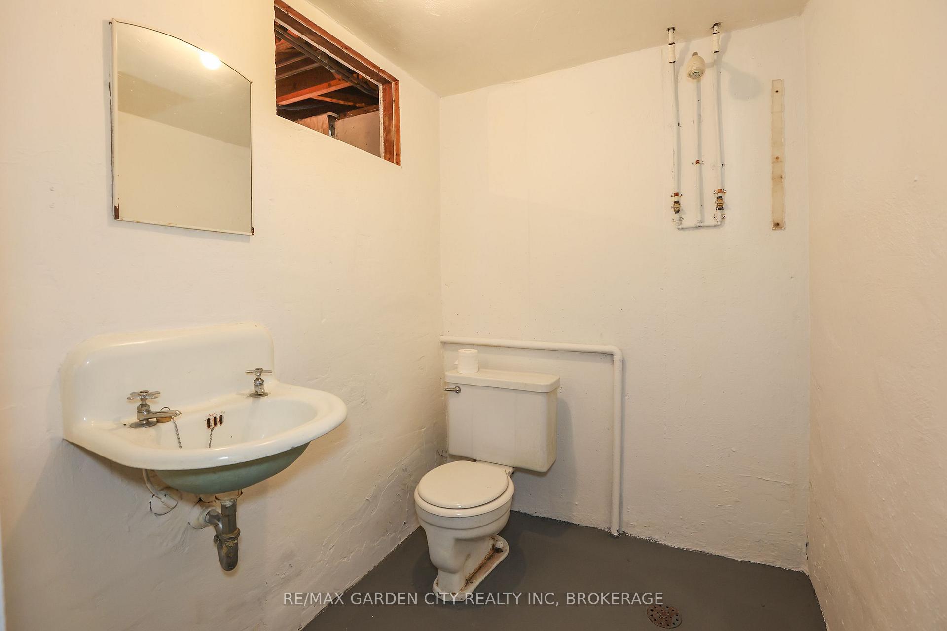 Photo 31 of 32 Sauer Avenue, Welland, Lincoln/Crowland — HOMEH
