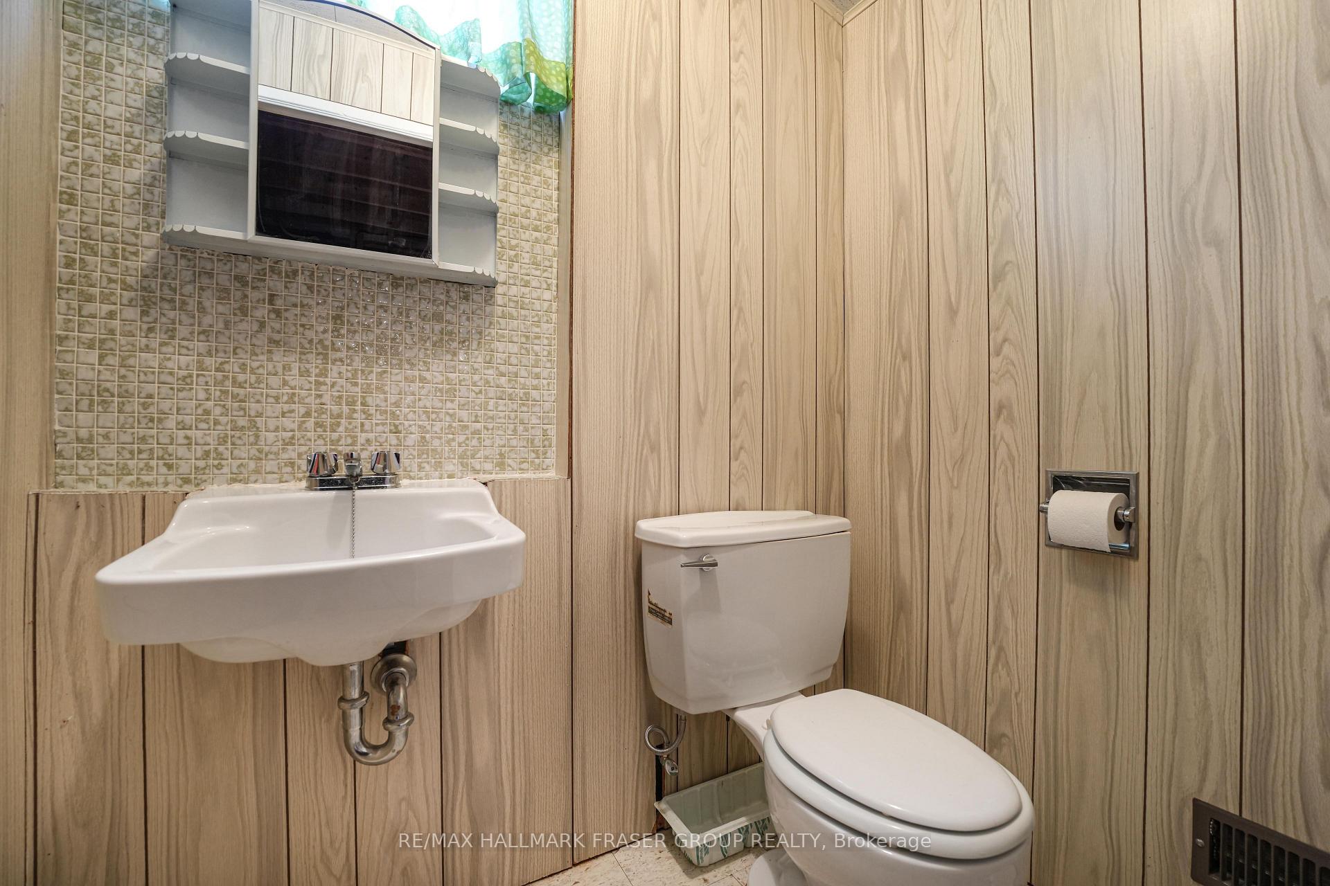 Photo 32 of 1014 Walton Boulevard, Whitby, Williamsburg — HOMEH