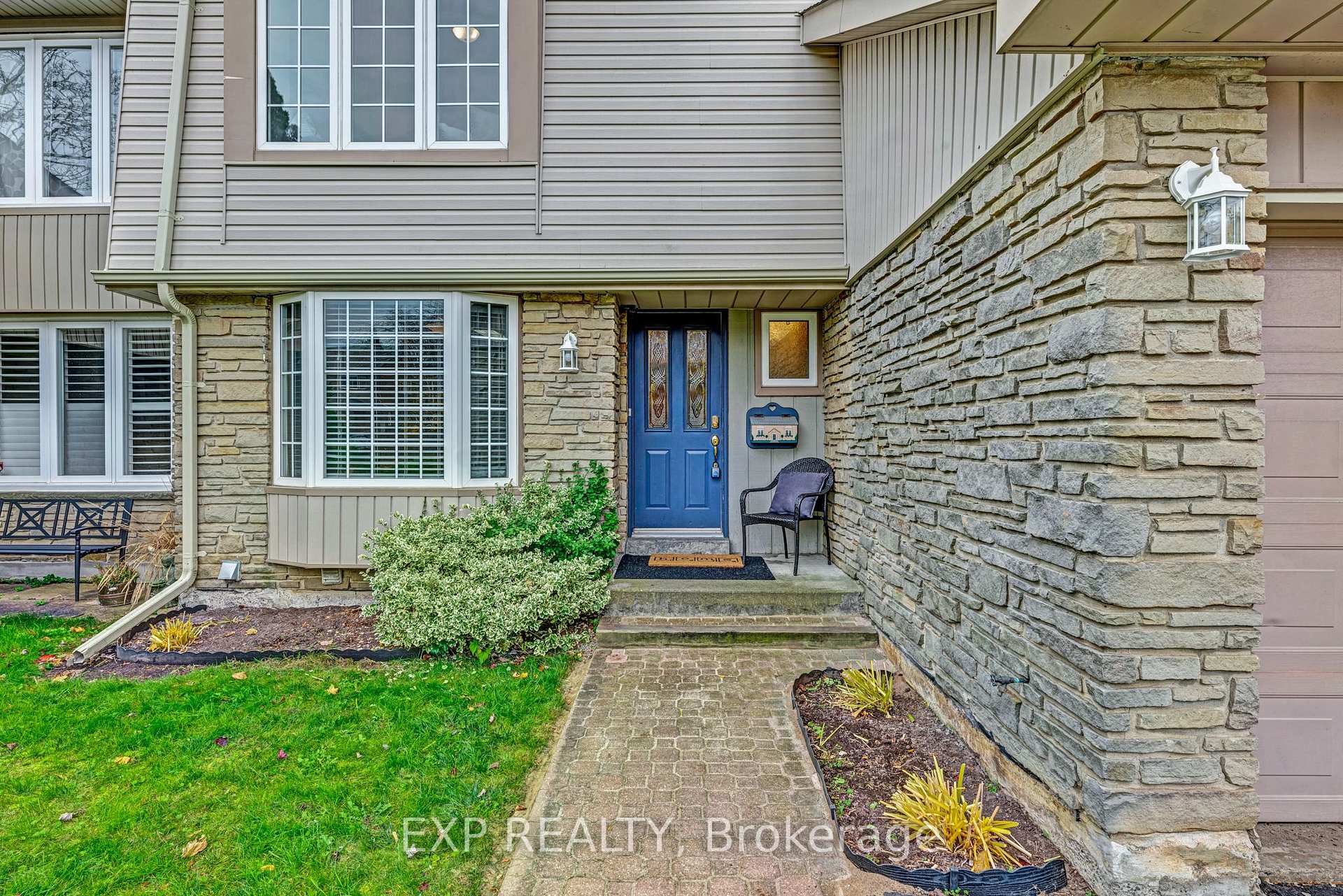 Photo 2 of 750 Cobblers Court, Pickering, Amberlea — HOMEH
