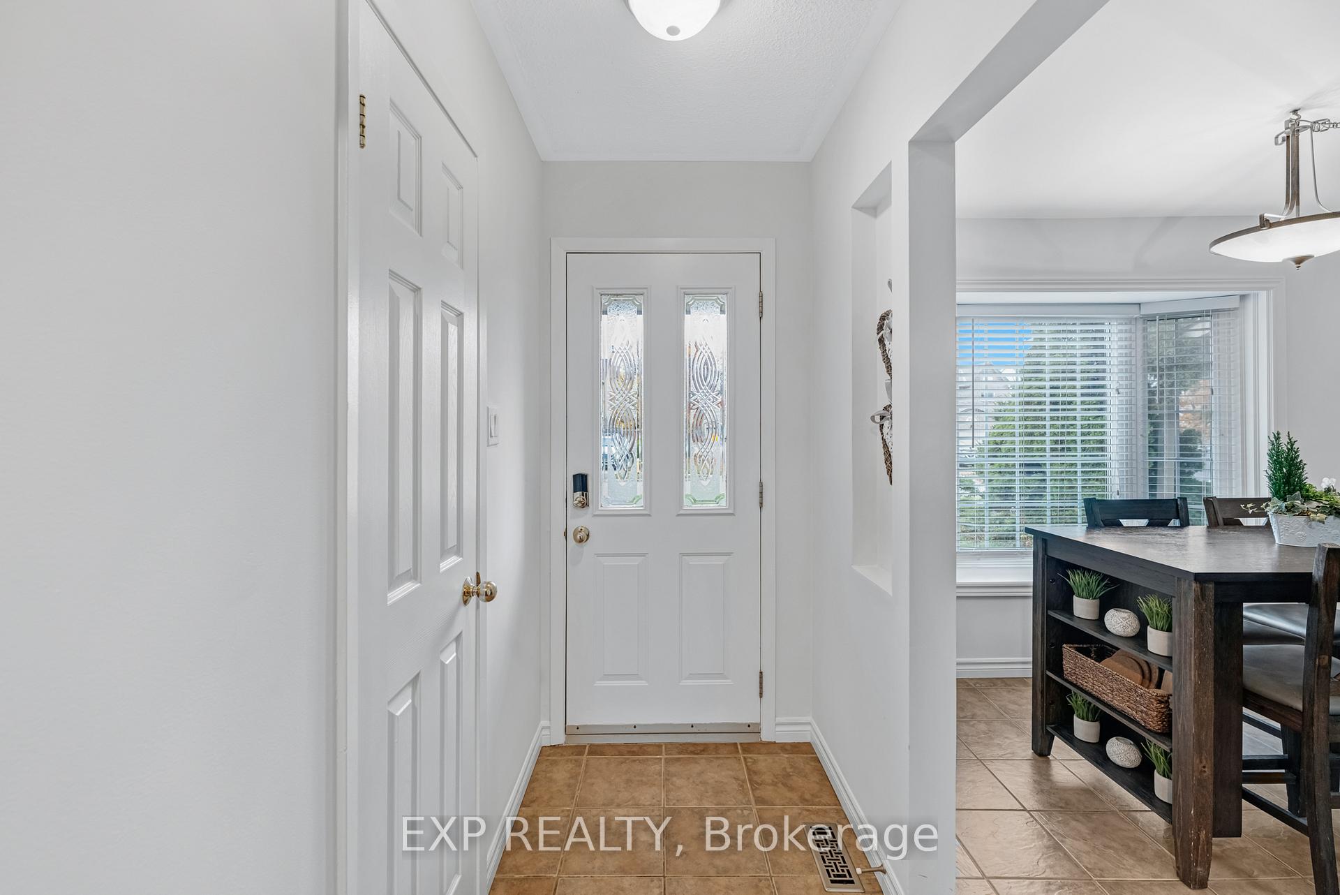 Photo 3 of 750 Cobblers Court, Pickering, Amberlea — HOMEH