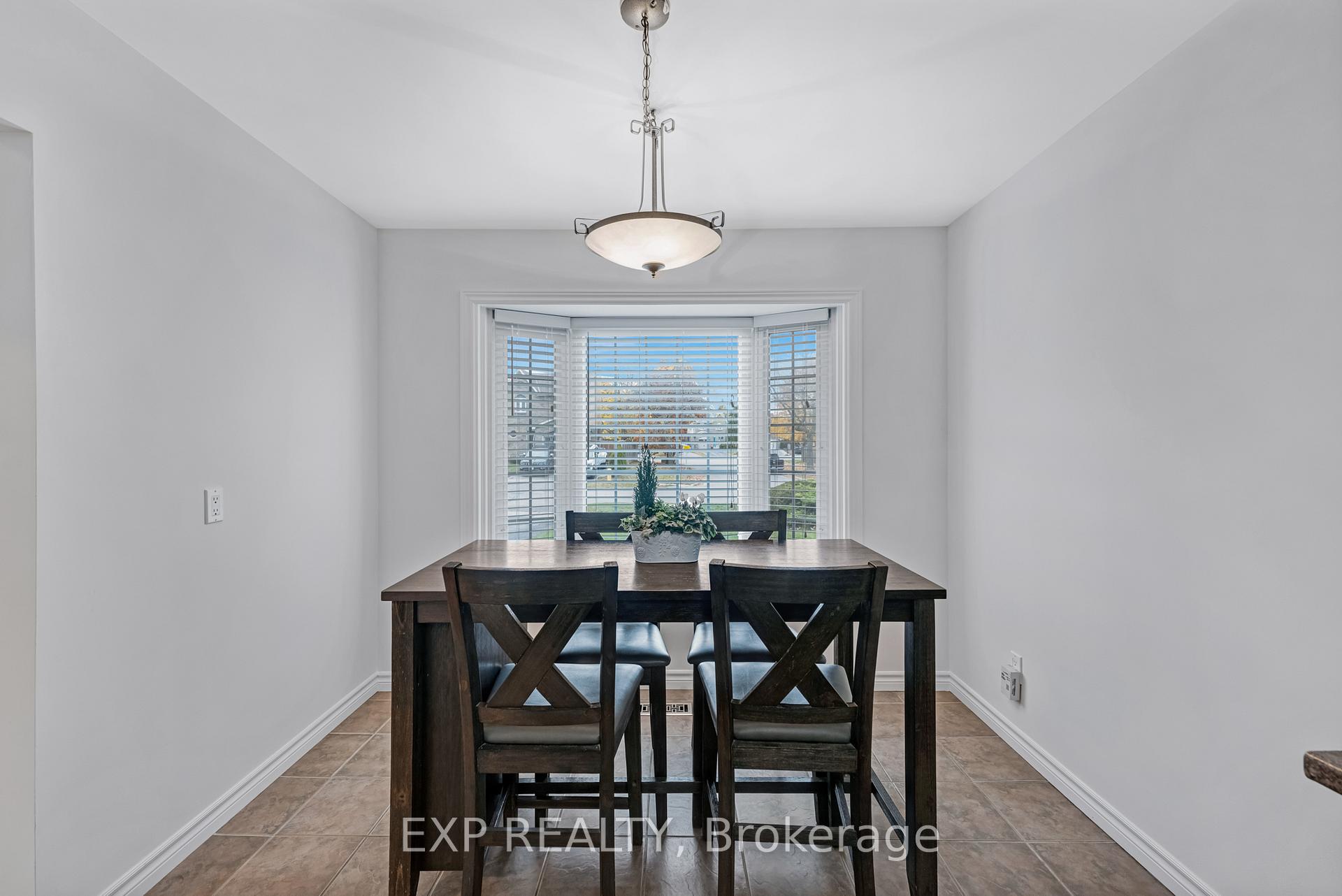 Photo 14 of 750 Cobblers Court, Pickering, Amberlea — HOMEH