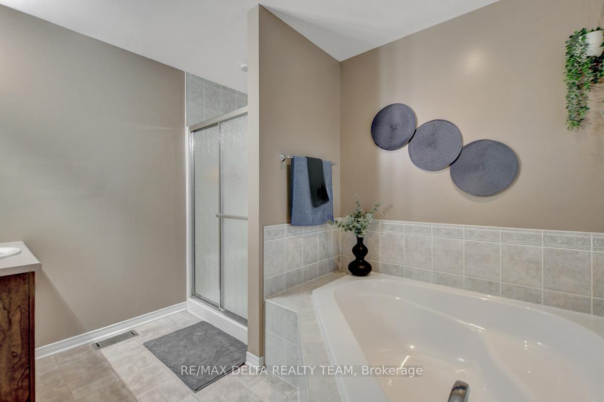 Photo 23 of 167 Destiny, Ottawa, Fallingbrook/Gardenway South — HOMEH