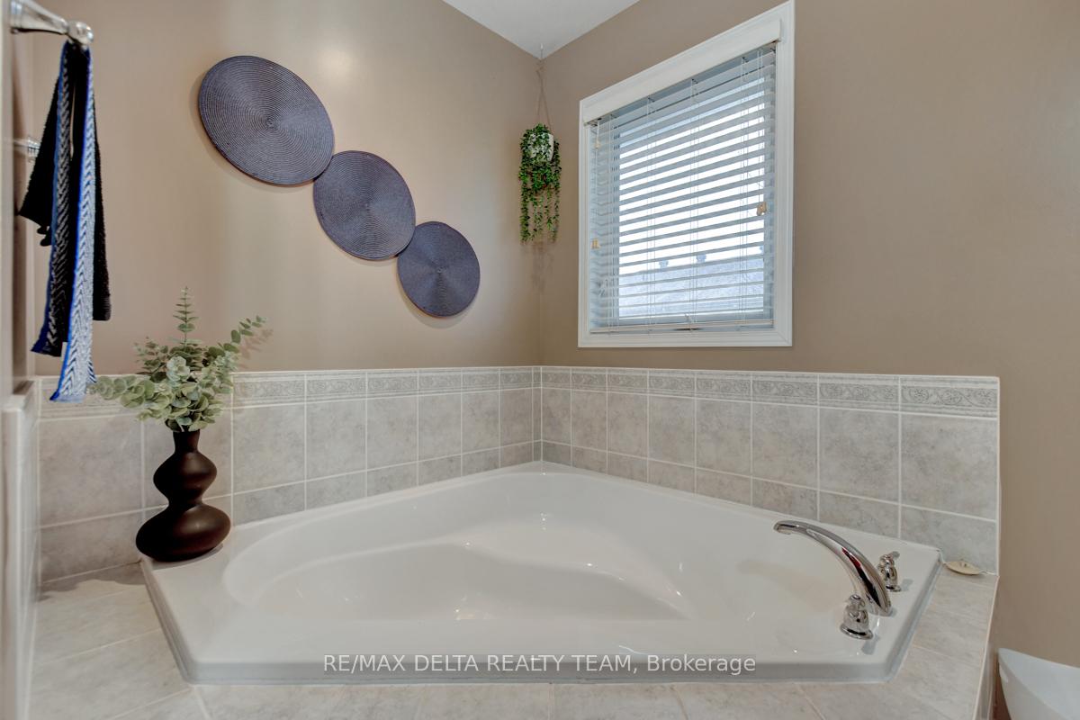 Photo 24 of 167 Destiny, Ottawa, Fallingbrook/Gardenway South — HOMEH