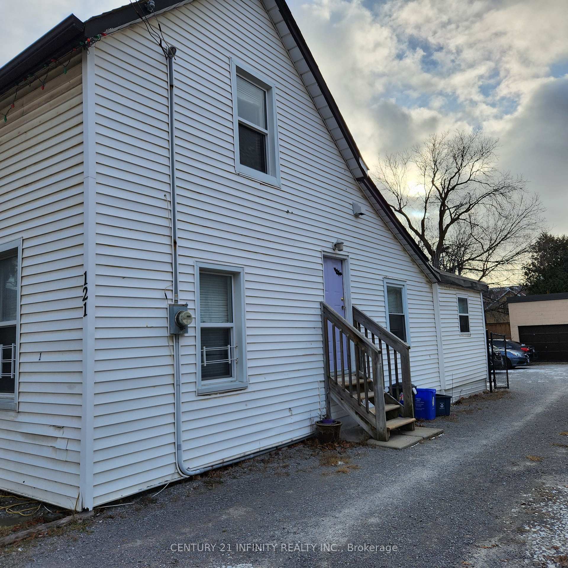 Photo 1 of Unit Upper, 121 Elgin Street E, Oshawa, O'Neill — HOMEH