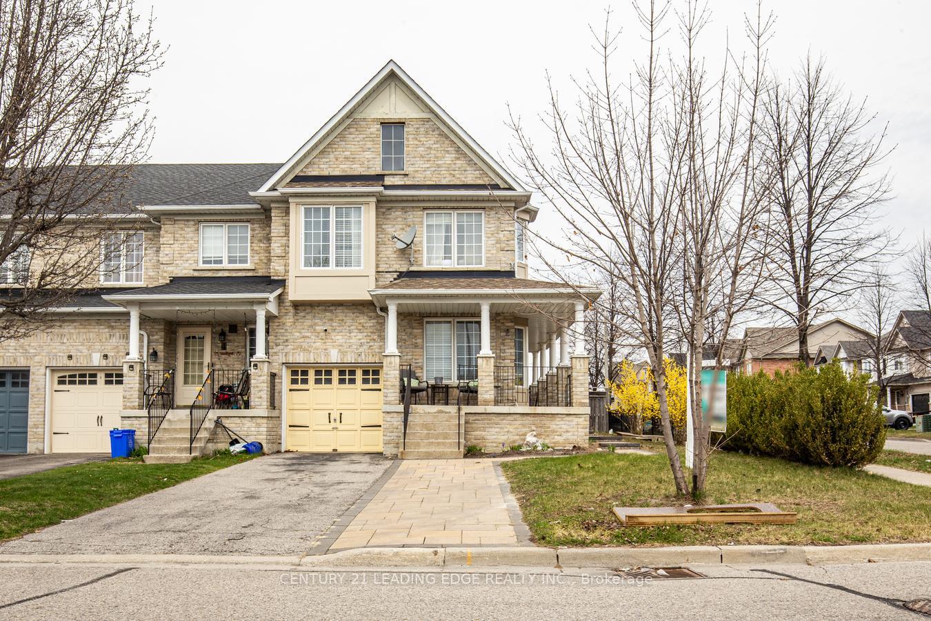 Photo 3 of 2 Odessa Crescent, Whitby, Rolling Acres — HOMEH