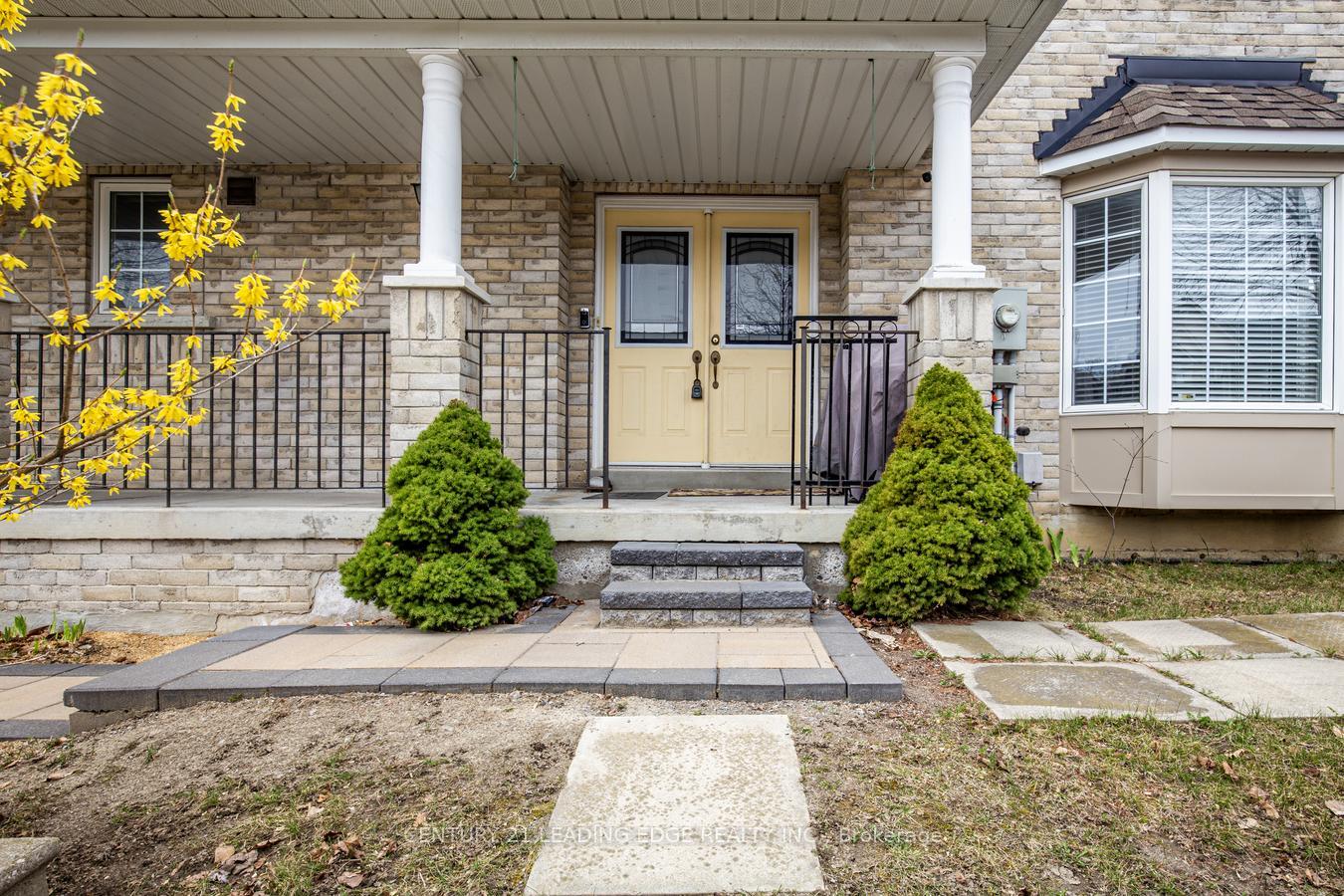 Photo 4 of 2 Odessa Crescent, Whitby, Rolling Acres — HOMEH