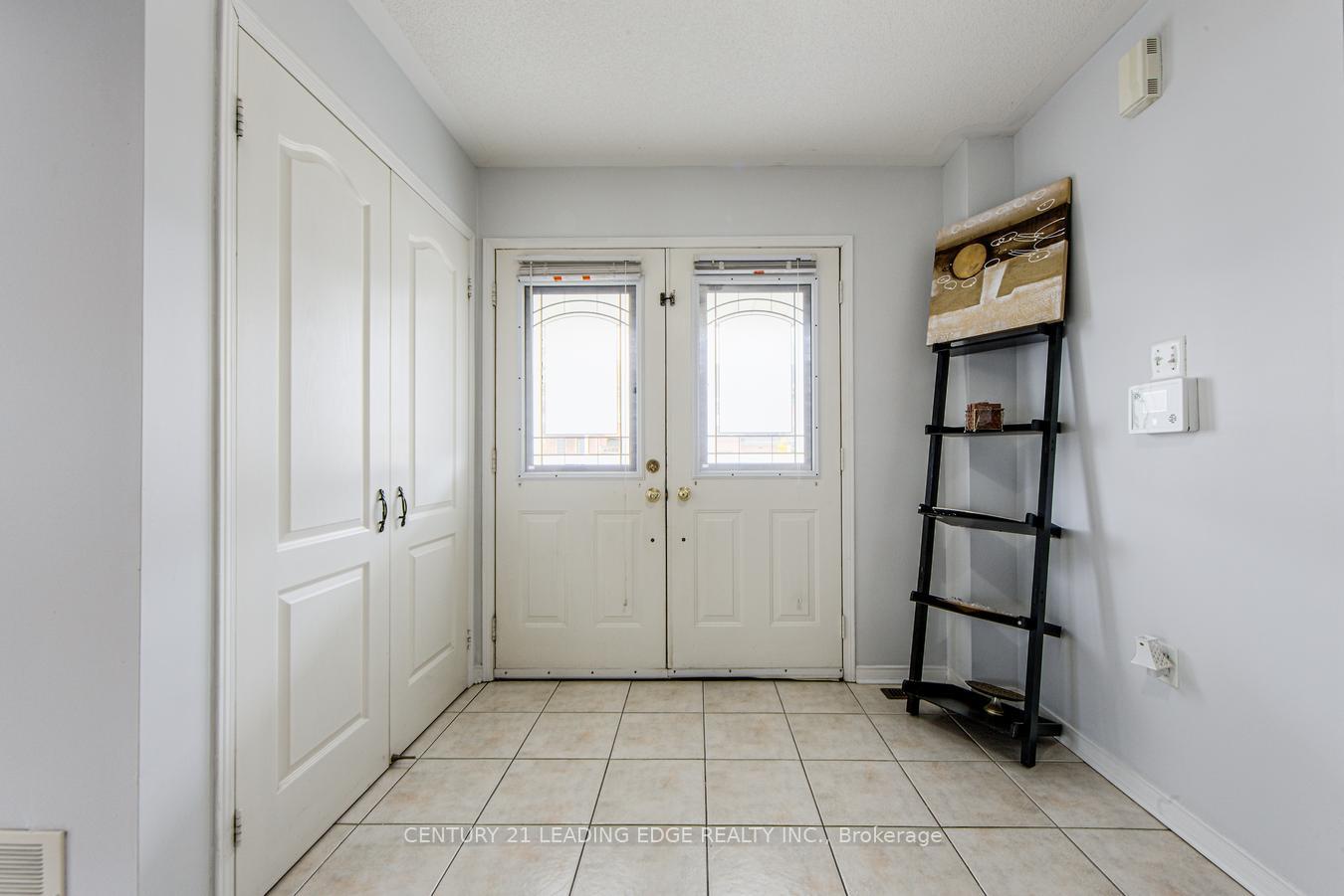 Photo 6 of 2 Odessa Crescent, Whitby, Rolling Acres — HOMEH