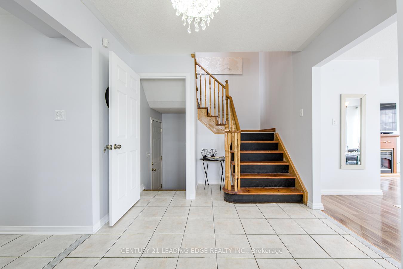 Photo 16 of 2 Odessa Crescent, Whitby, Rolling Acres — HOMEH