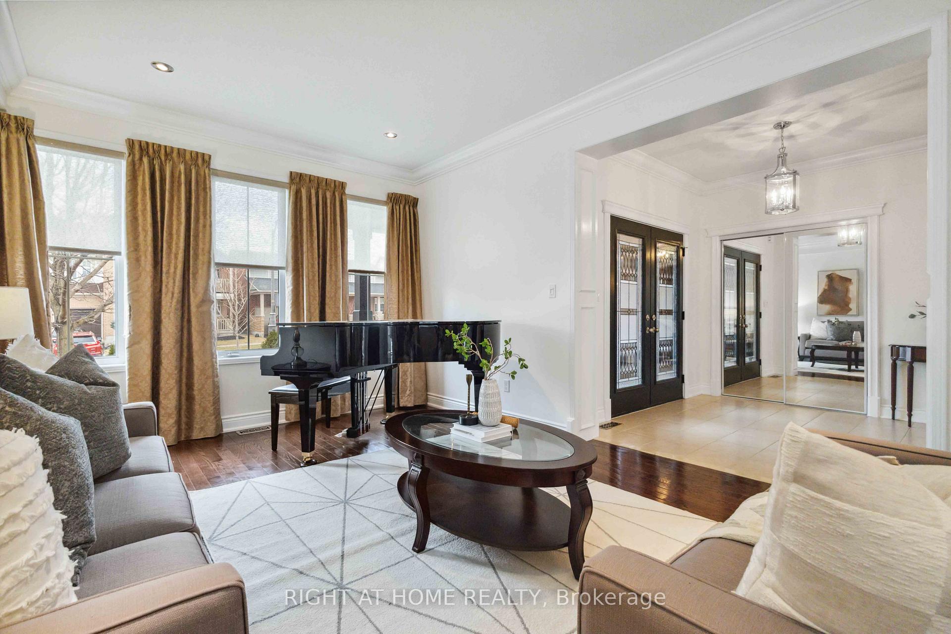 Photo 6 of 56 Northern Dancer Drive, Oshawa, Windfields — HOMEH