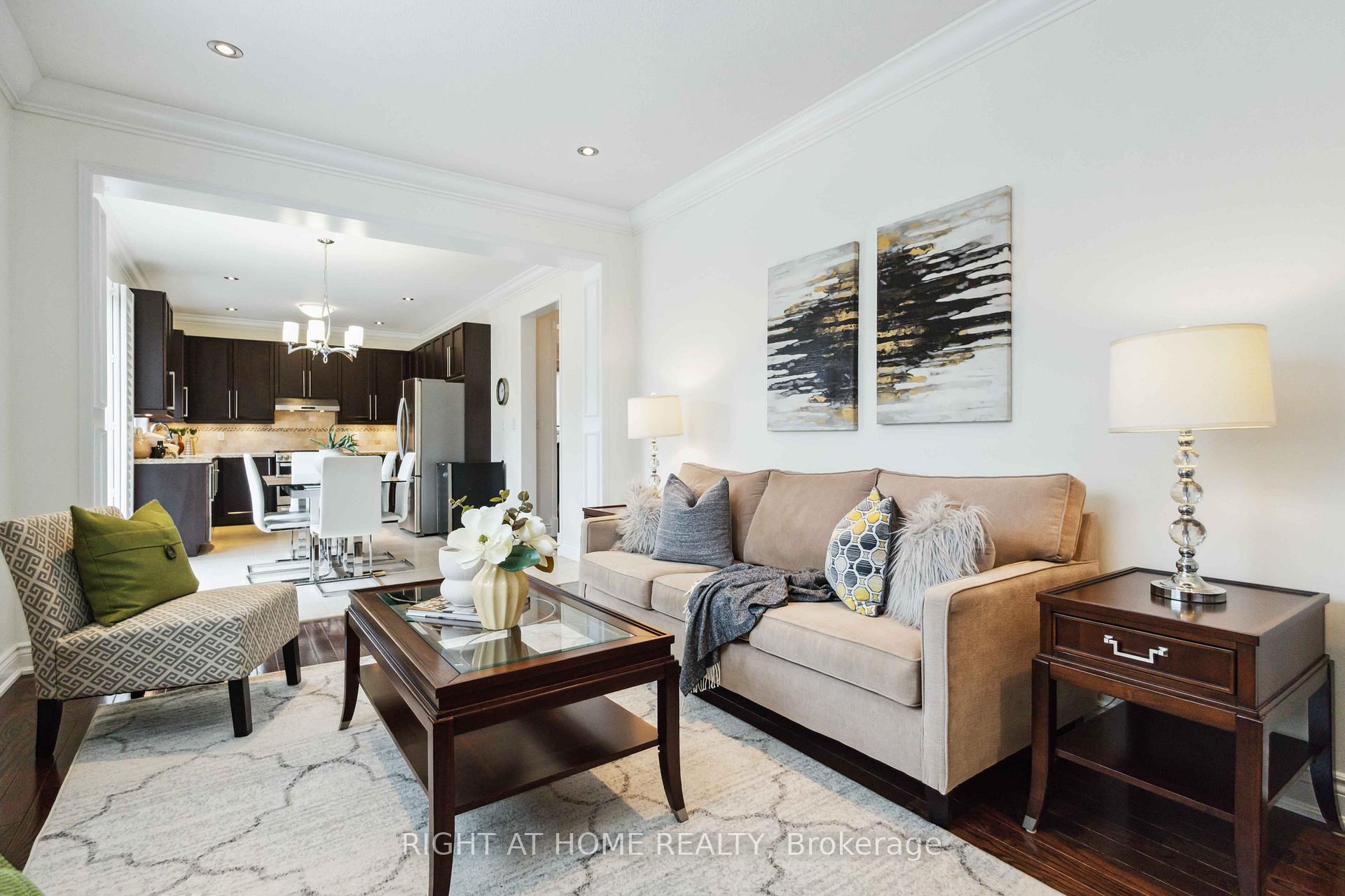 Photo 12 of 56 Northern Dancer Drive, Oshawa, Windfields — HOMEH