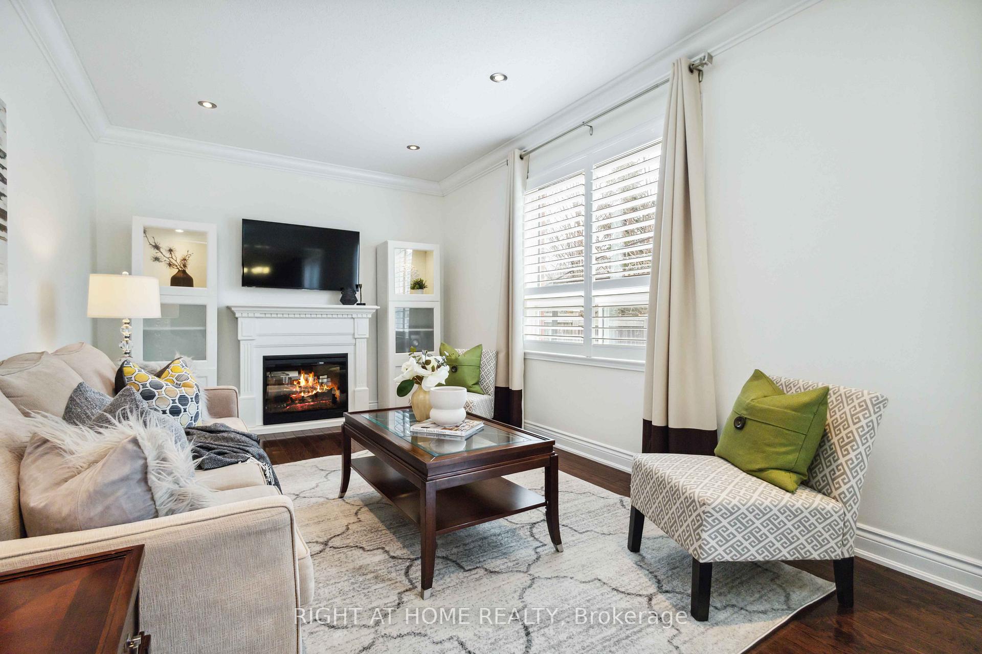 Photo 13 of 56 Northern Dancer Drive, Oshawa, Windfields — HOMEH