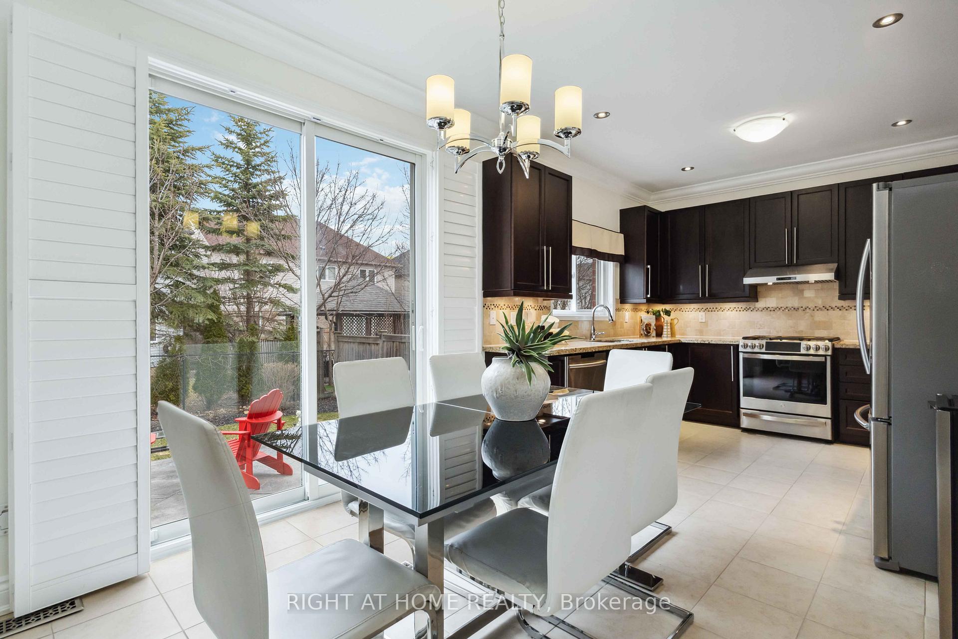 Photo 15 of 56 Northern Dancer Drive, Oshawa, Windfields — HOMEH