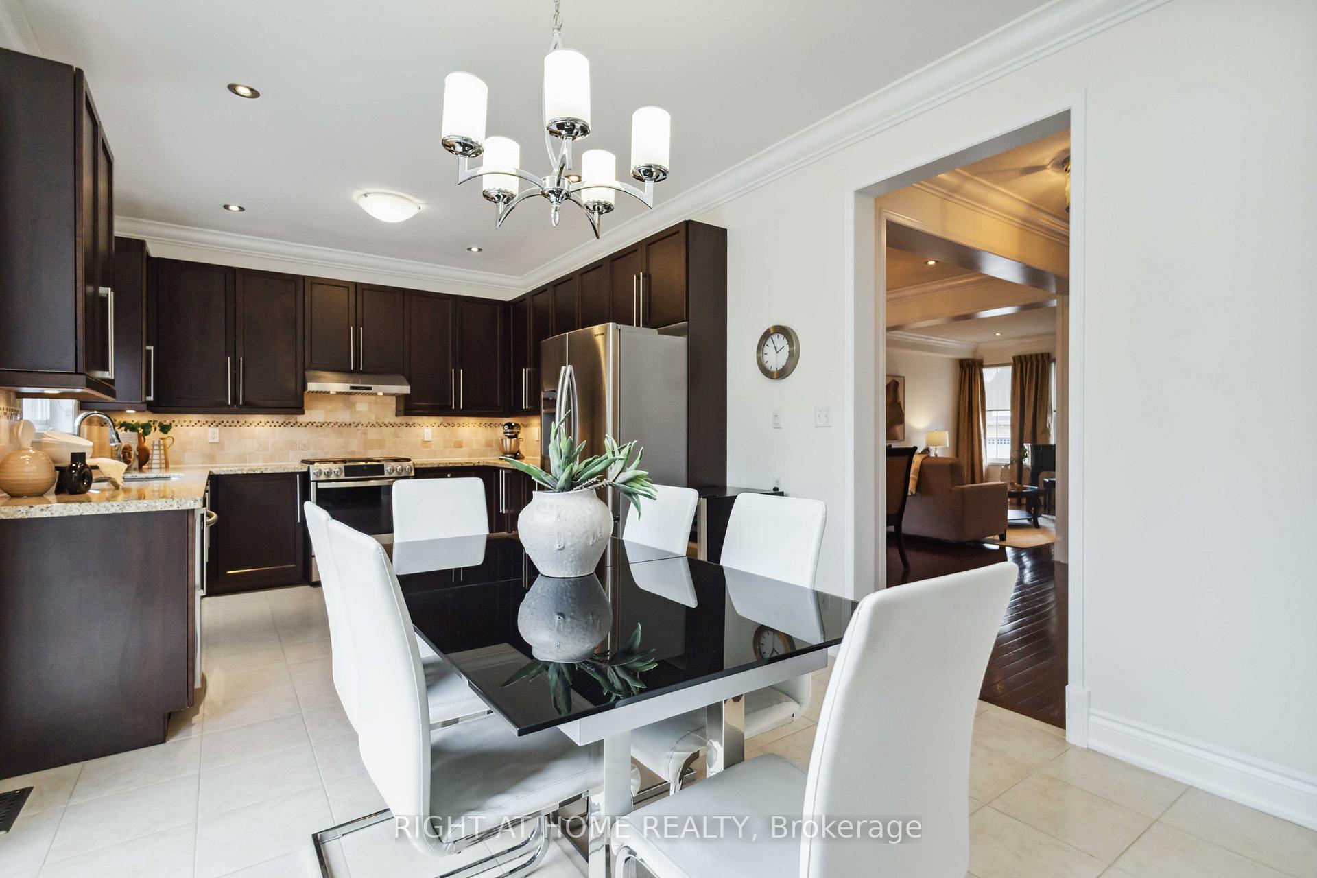 Photo 16 of 56 Northern Dancer Drive, Oshawa, Windfields — HOMEH