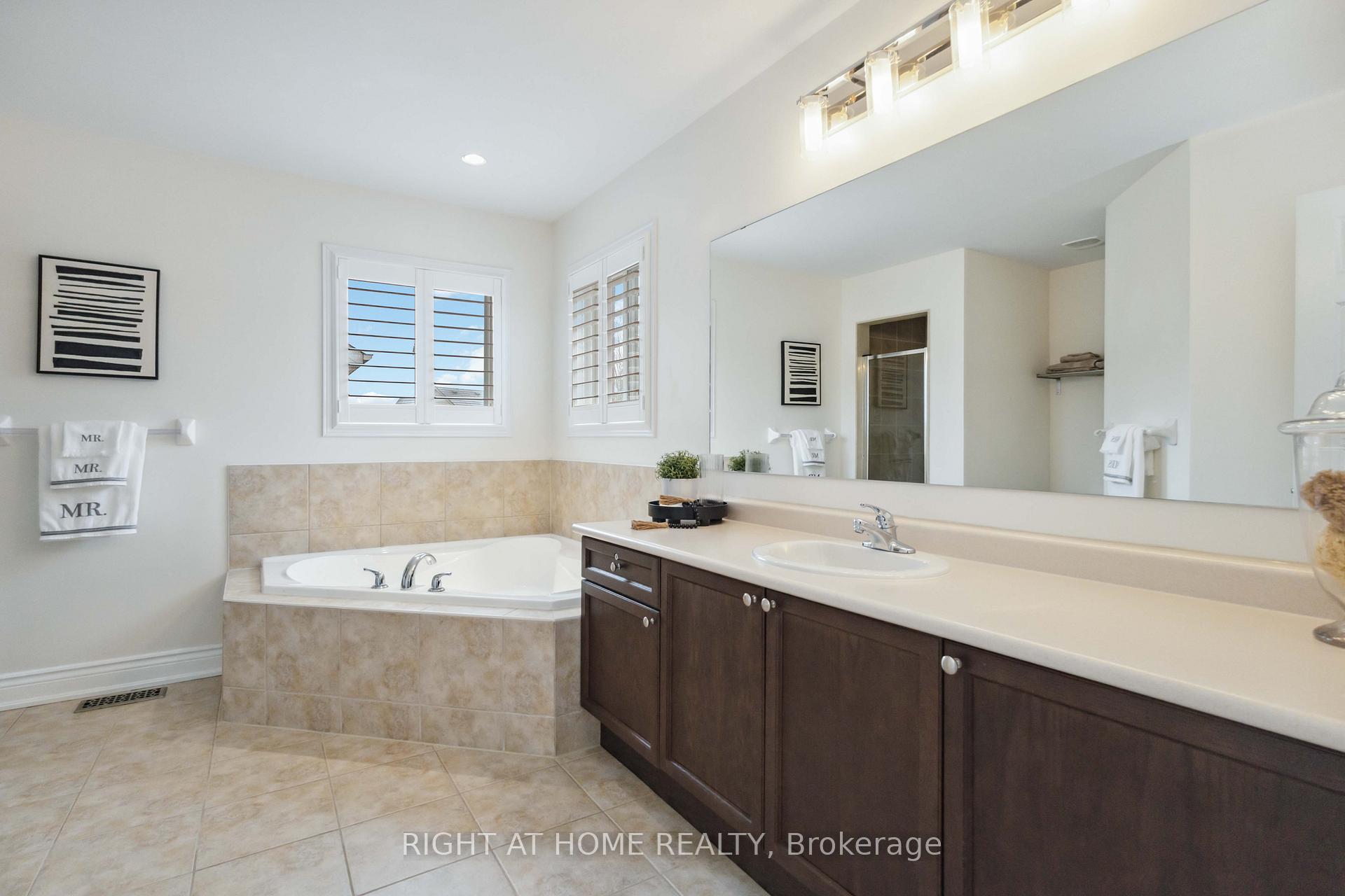 Photo 30 of 56 Northern Dancer Drive, Oshawa, Windfields — HOMEH