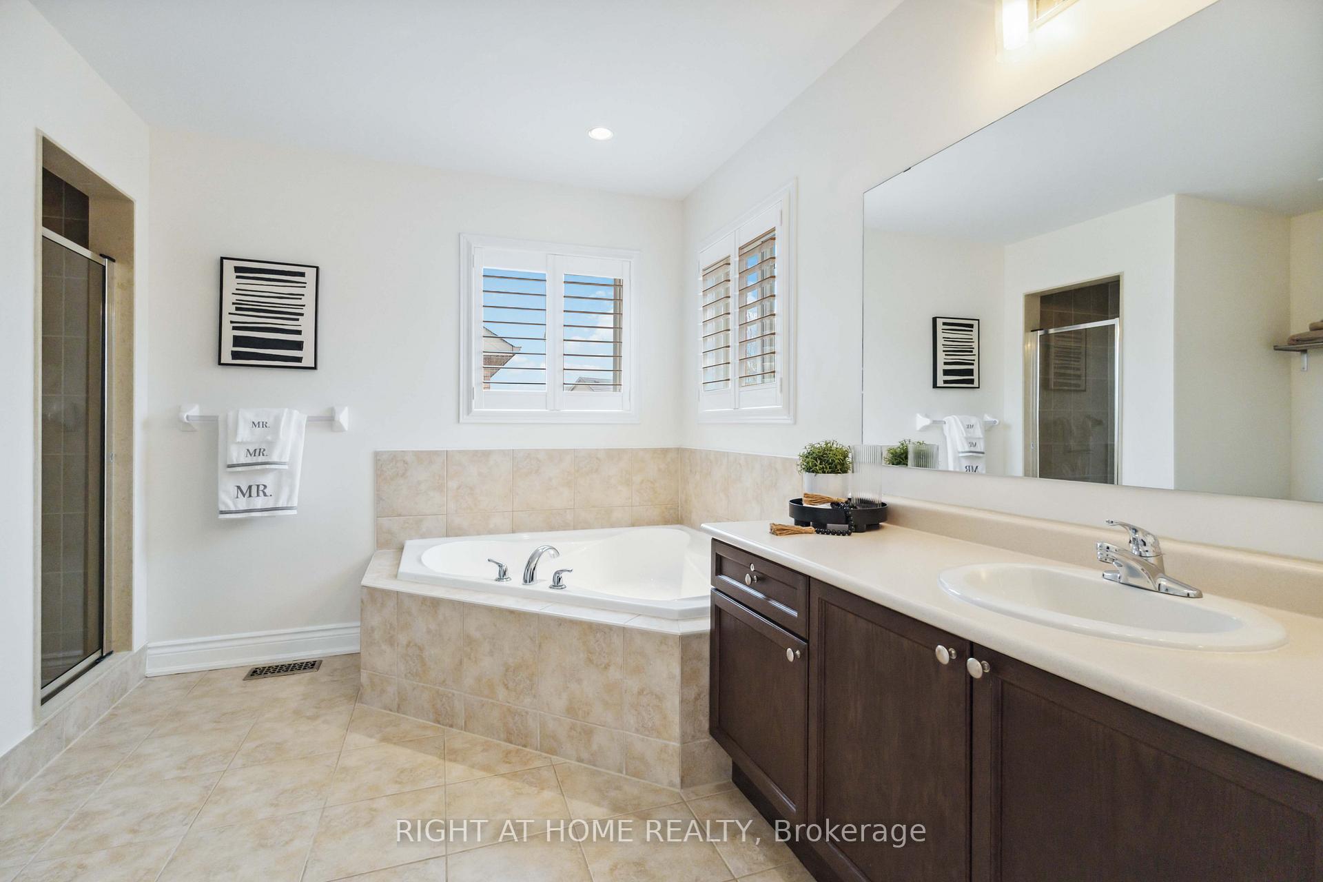Photo 31 of 56 Northern Dancer Drive, Oshawa, Windfields — HOMEH