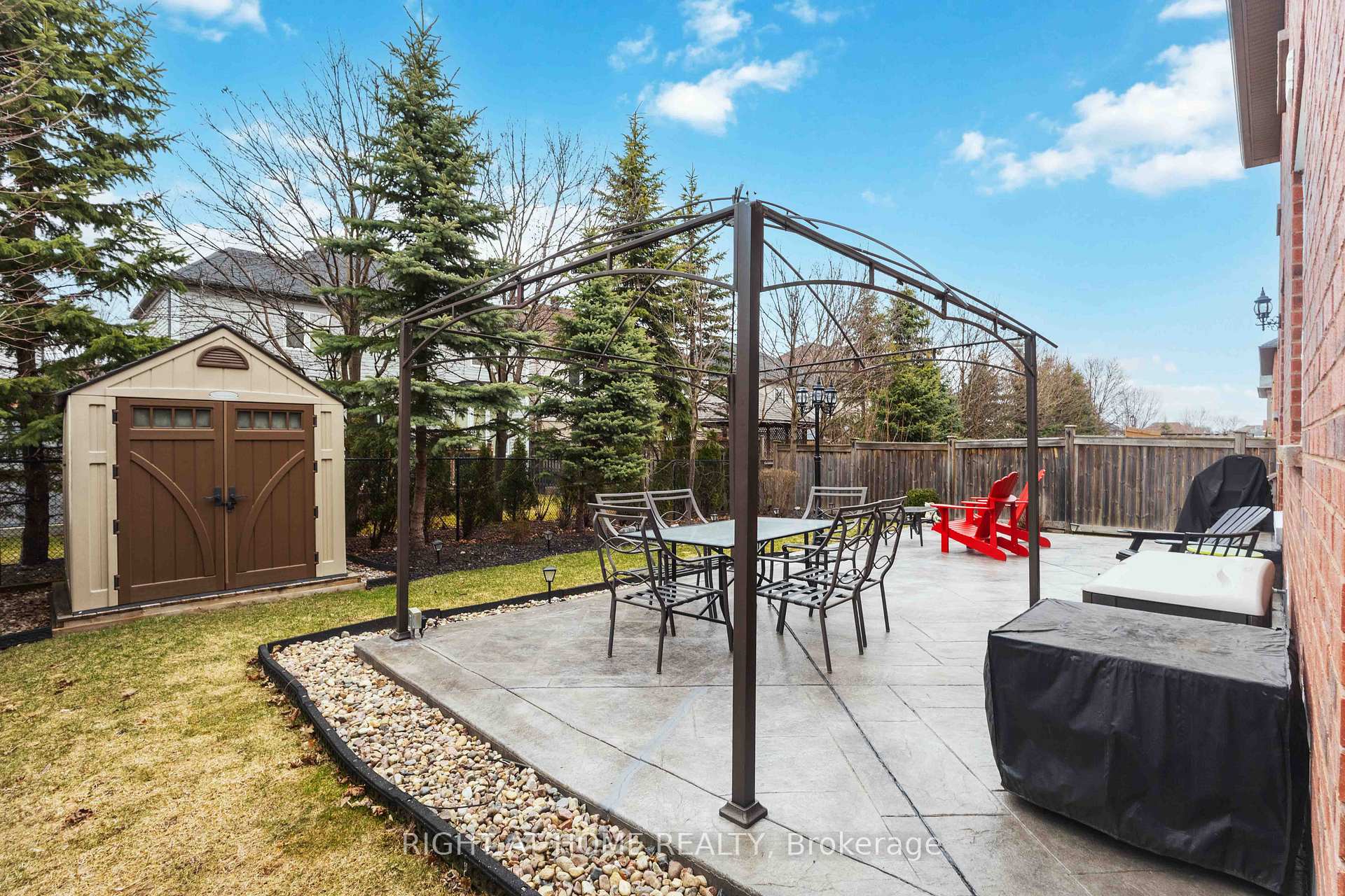 Photo 39 of 56 Northern Dancer Drive, Oshawa, Windfields — HOMEH