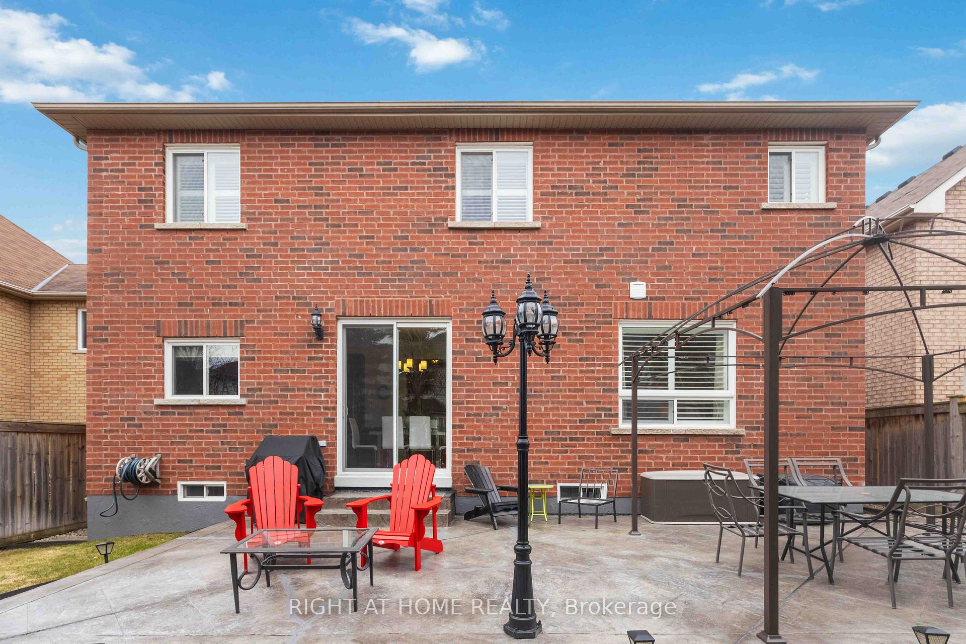 Photo 41 of 56 Northern Dancer Drive, Oshawa, Windfields — HOMEH