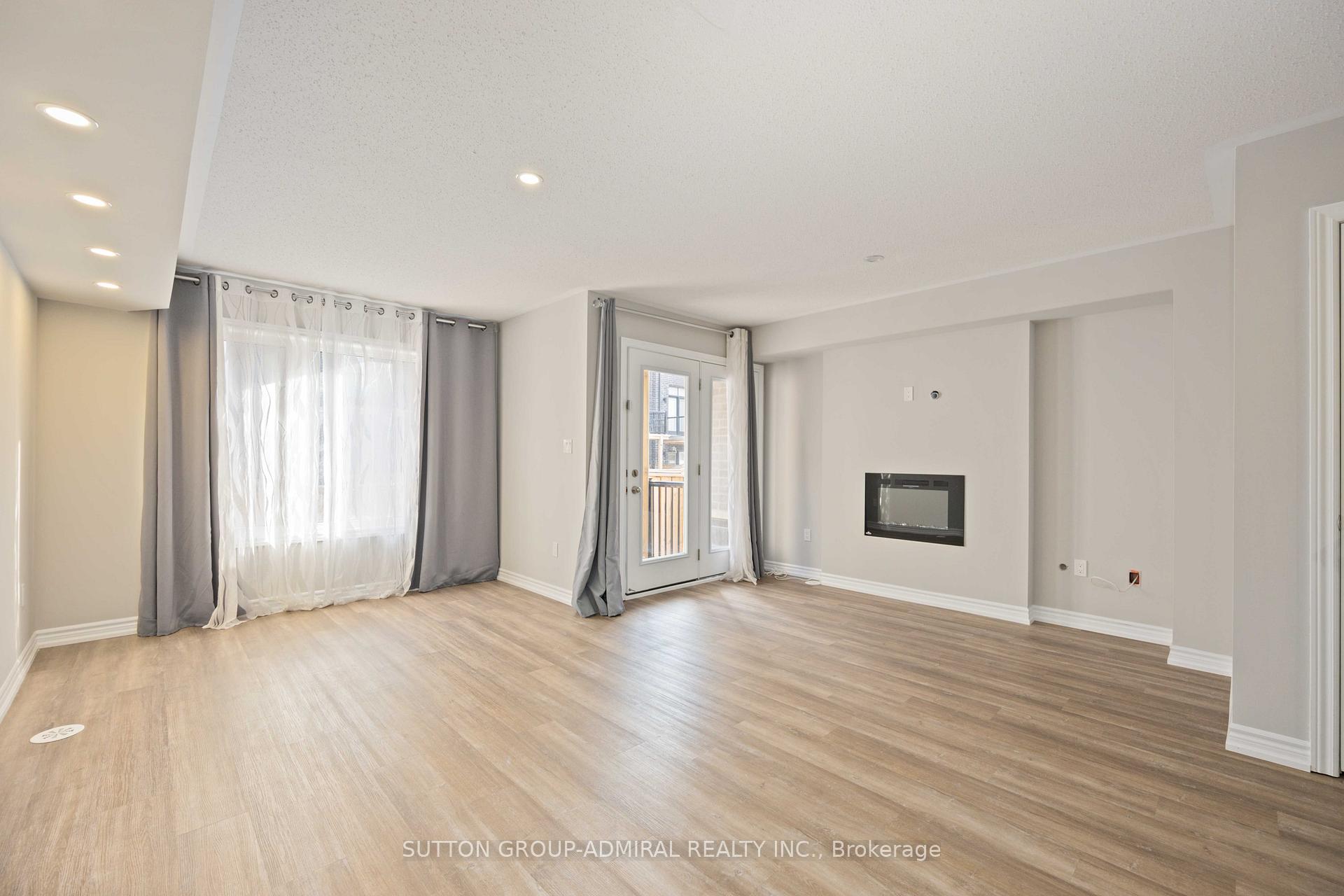 Photo 5 of 207 Lebovic Campus Drive, Vaughan, Patterson — HOMEH
