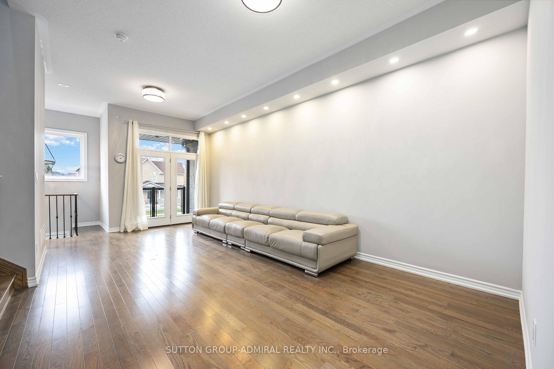 Photo 15 of 207 Lebovic Campus Drive, Vaughan, Patterson — HOMEH