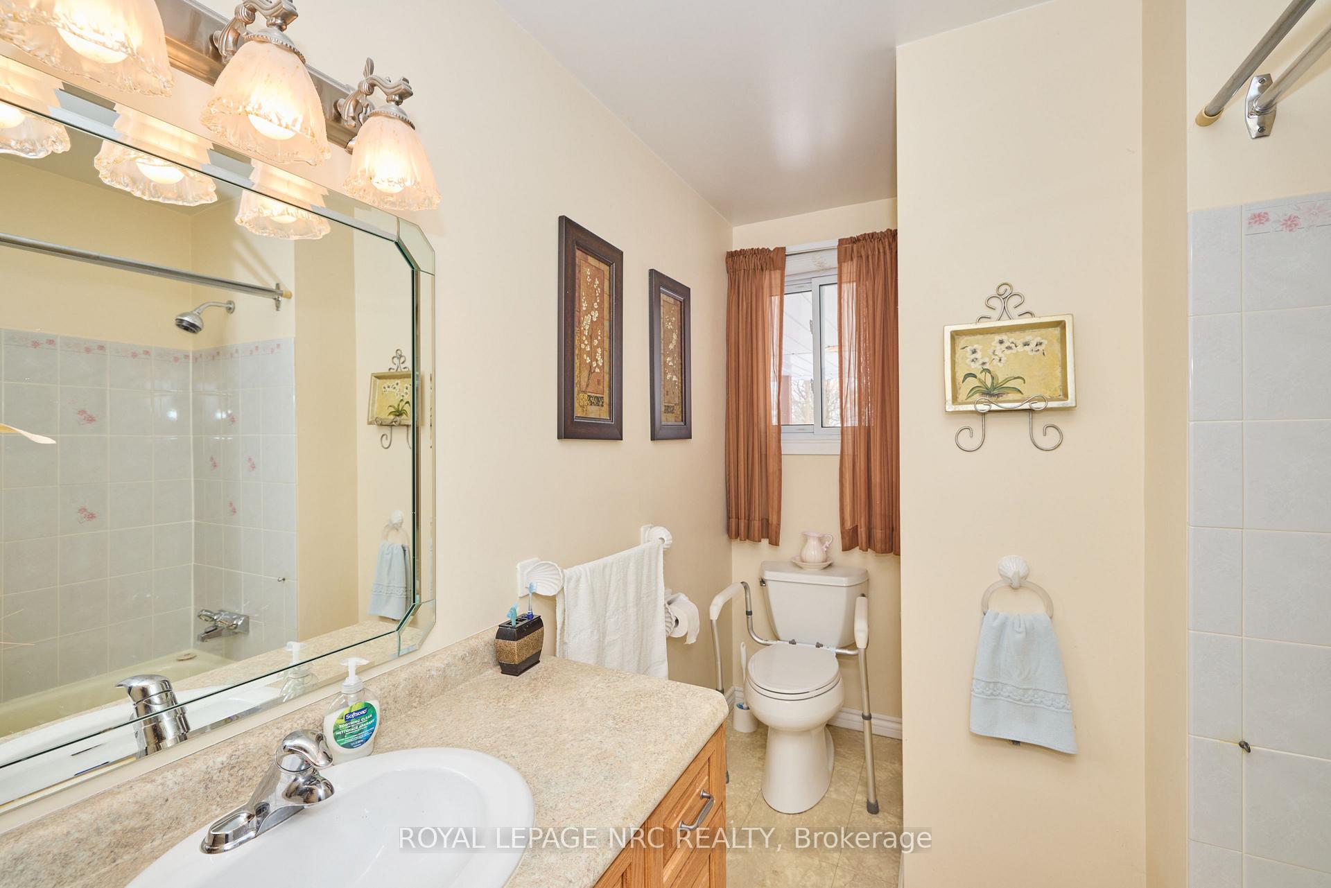 Photo 24 of 72 Endicott Terrace, Welland, Prince Charles — HOMEH