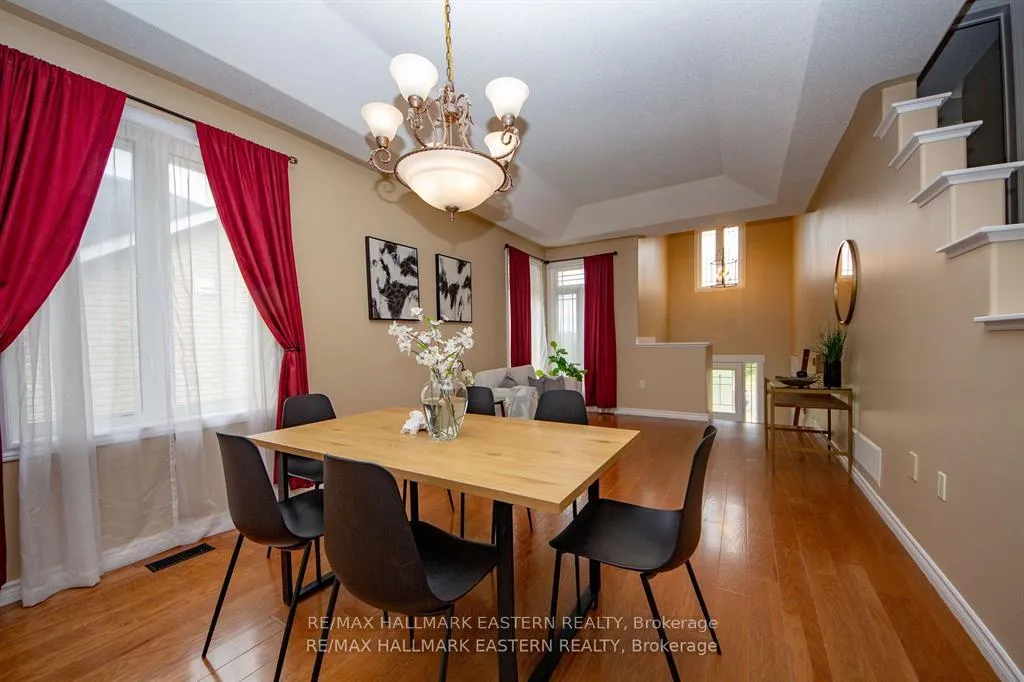 Photo 4 of 1568 Ireland Drive, Peterborough, Monaghan Ward 2 — HOMEH