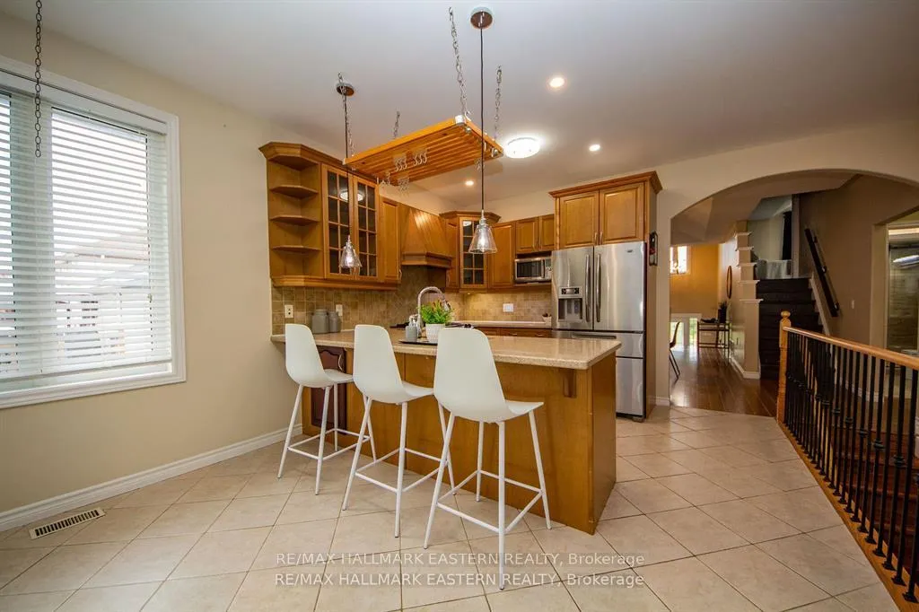 Photo 5 of 1568 Ireland Drive, Peterborough, Monaghan Ward 2 — HOMEH