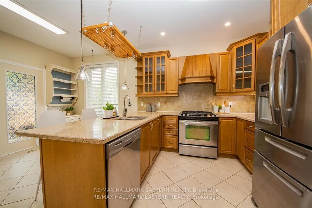 Photo 6 of 1568 Ireland Drive, Peterborough, Monaghan Ward 2 — HOMEH