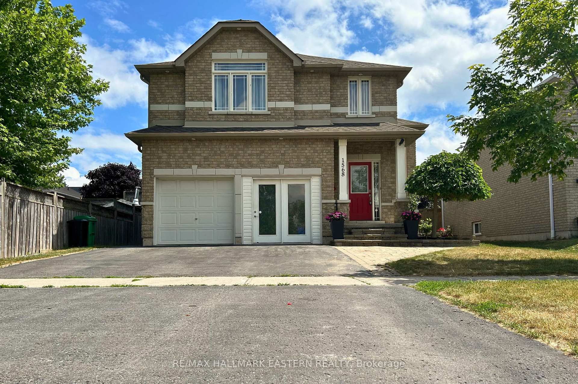 Front of 1568 Ireland Drive