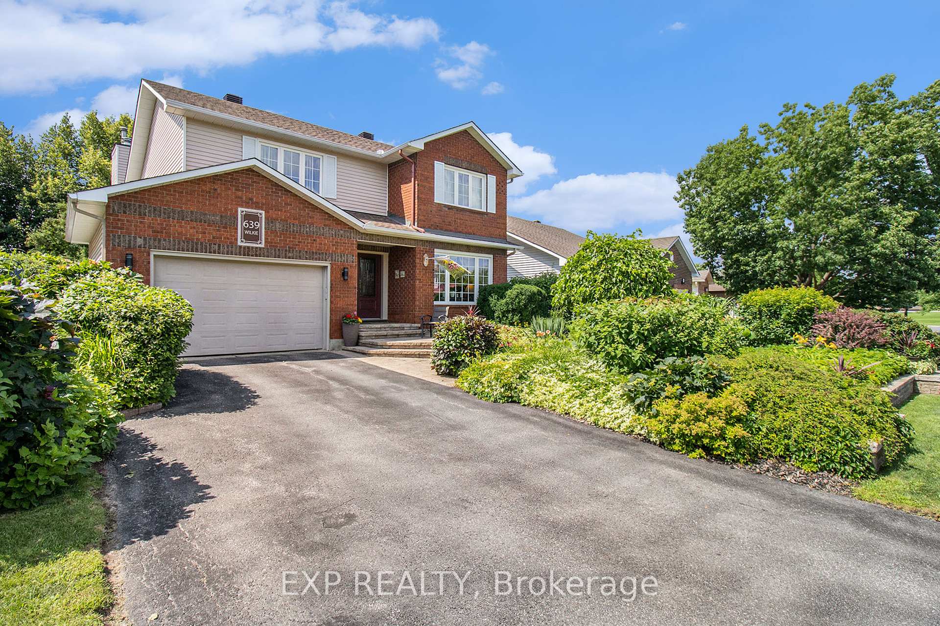 Photo 3 of 639 Wilkie Drive, Ottawa, Fallingbrook/Pineridge — HOMEH