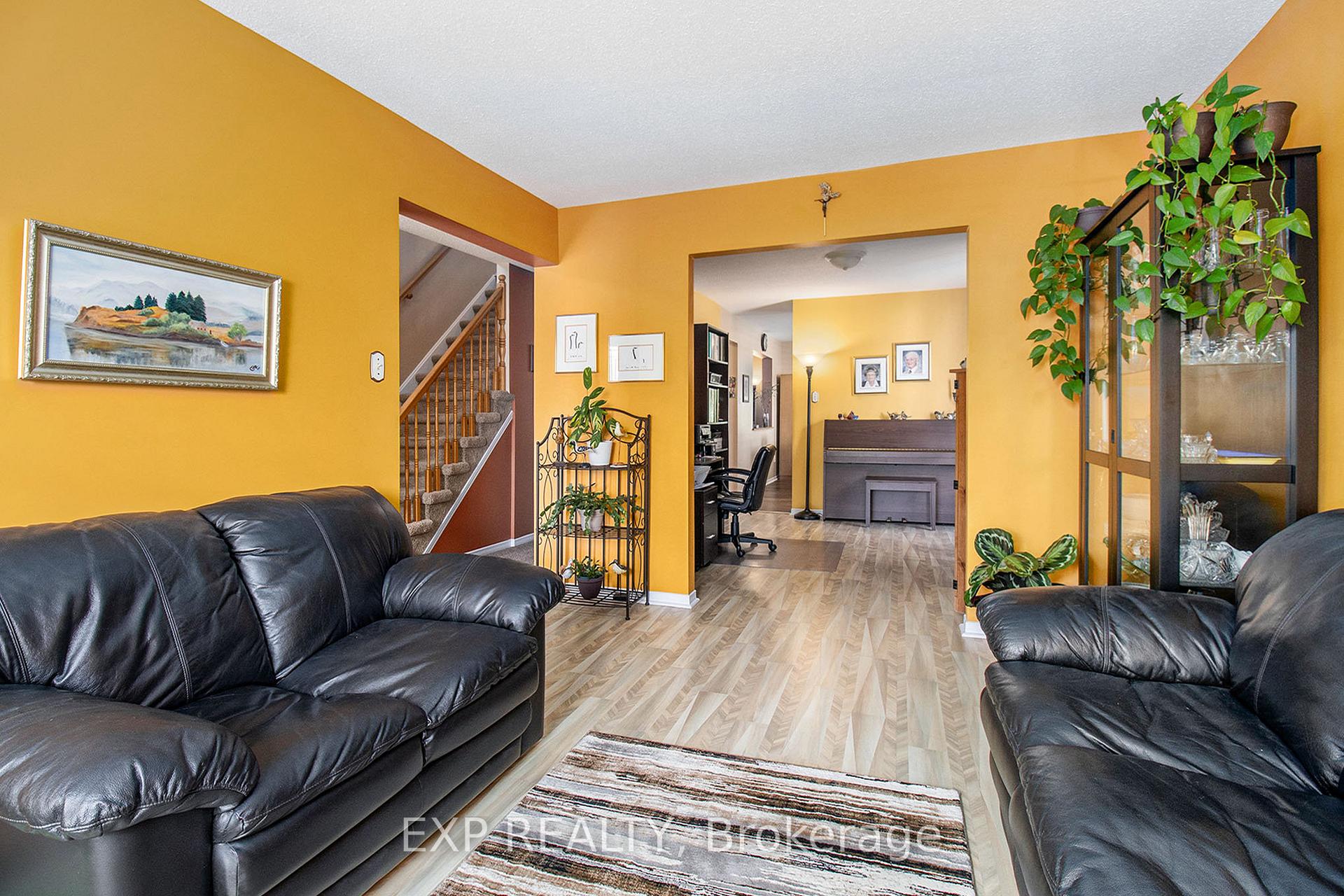 Photo 6 of 639 Wilkie Drive, Ottawa, Fallingbrook/Pineridge — HOMEH