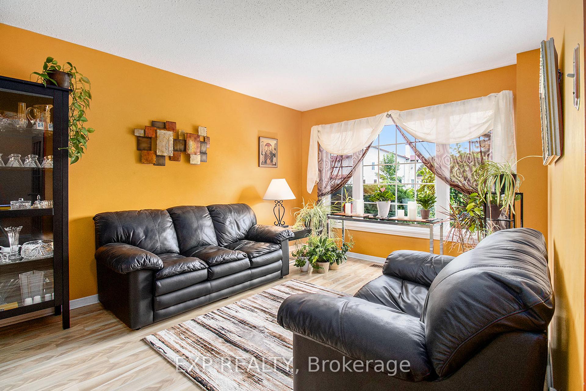 Photo 7 of 639 Wilkie Drive, Ottawa, Fallingbrook/Pineridge — HOMEH