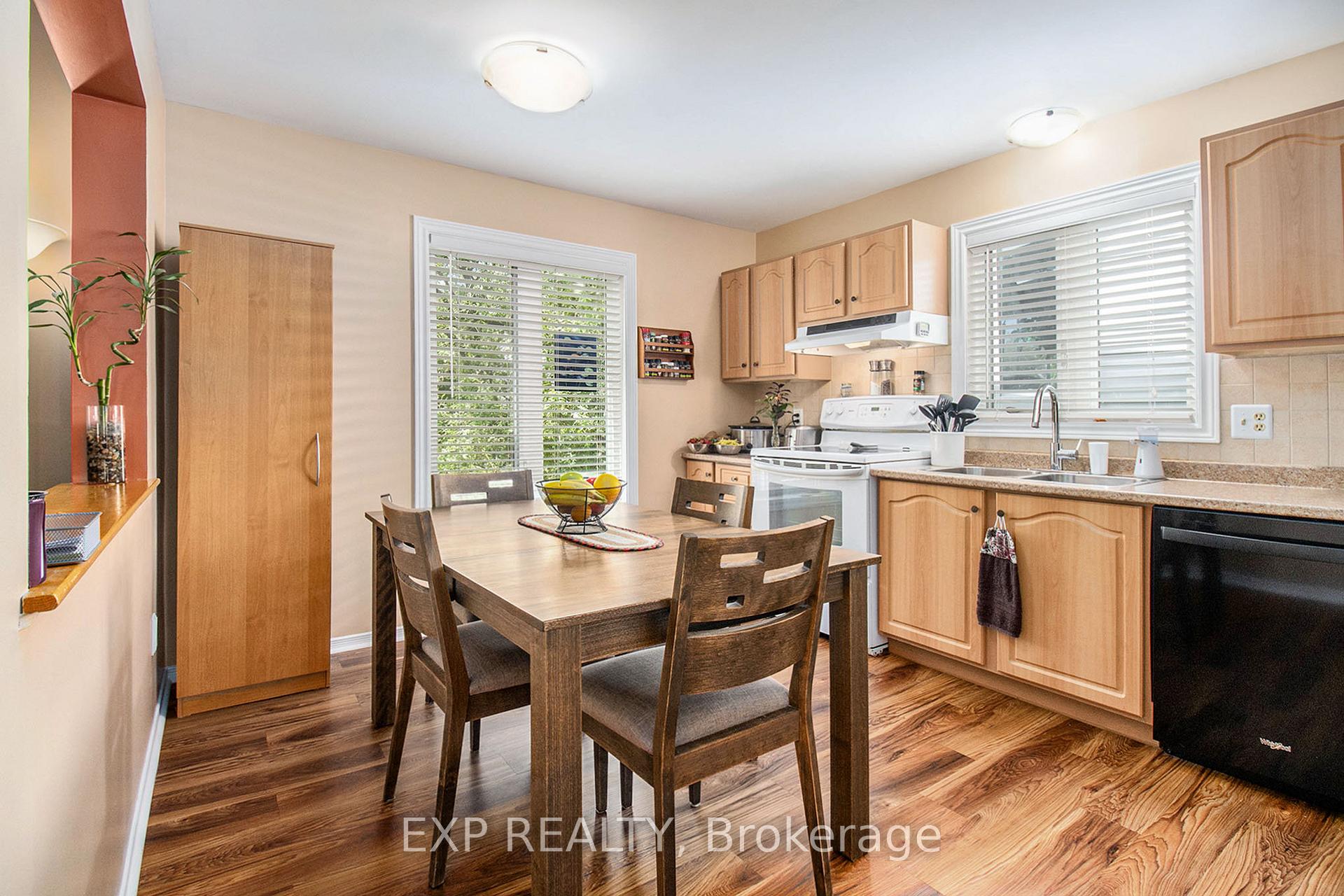 Photo 8 of 639 Wilkie Drive, Ottawa, Fallingbrook/Pineridge — HOMEH