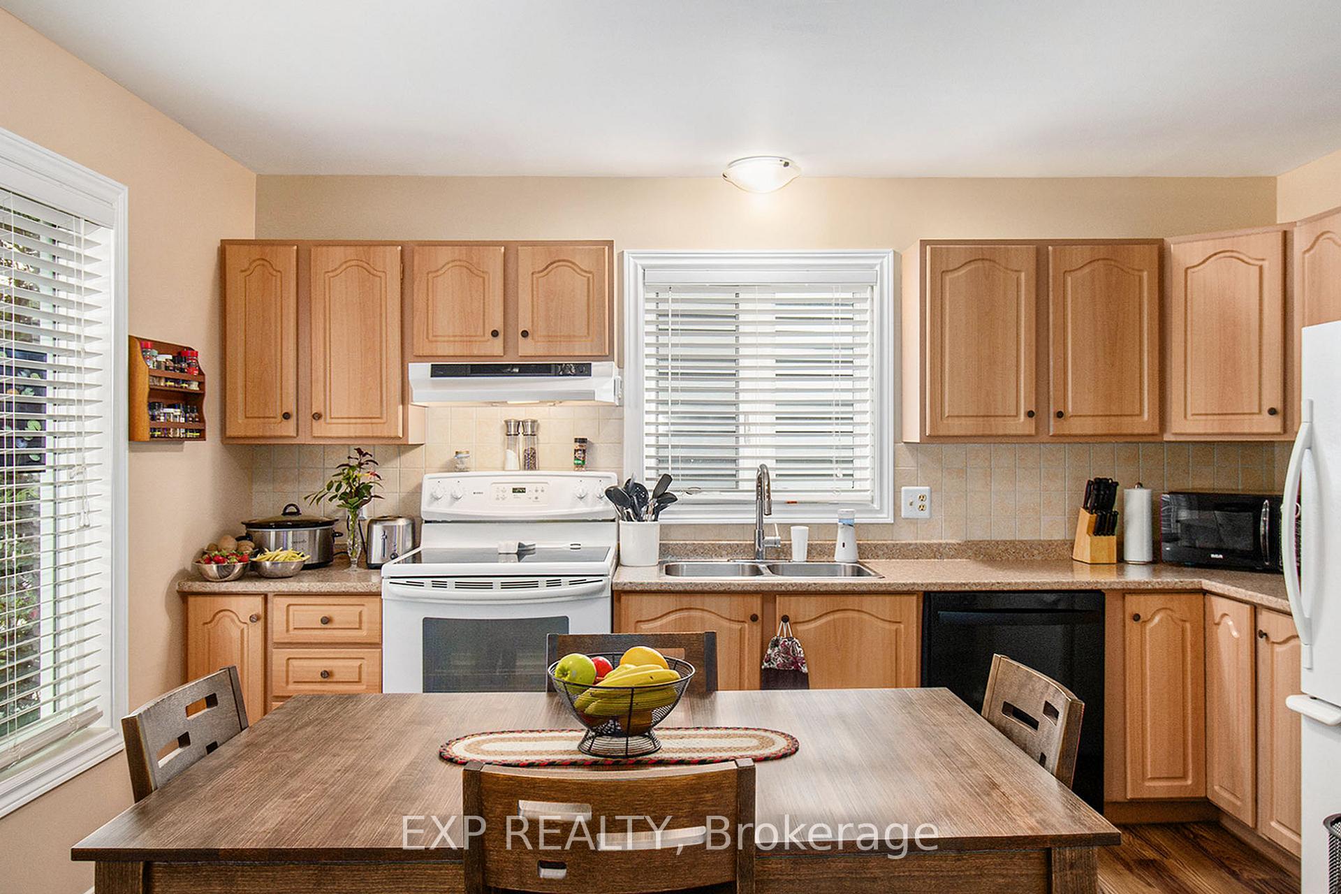 Photo 9 of 639 Wilkie Drive, Ottawa, Fallingbrook/Pineridge — HOMEH