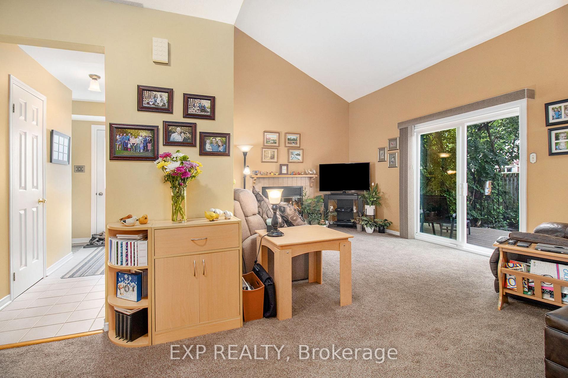 Photo 11 of 639 Wilkie Drive, Ottawa, Fallingbrook/Pineridge — HOMEH