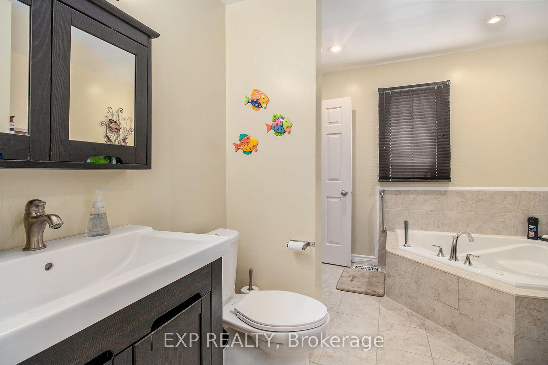 Photo 20 of 639 Wilkie Drive, Ottawa, Fallingbrook/Pineridge — HOMEH