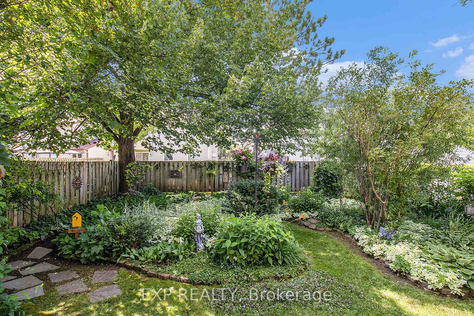 Photo 27 of 639 Wilkie Drive, Ottawa, Fallingbrook/Pineridge — HOMEH
