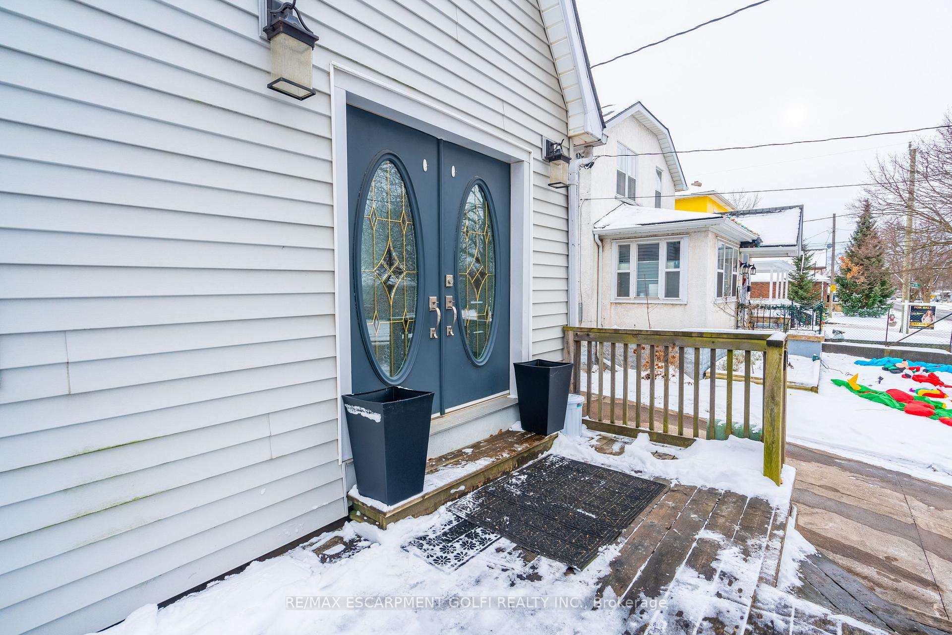 Photo 3 of 202 Ross Street, Welland, Welland Downtown — HOMEH