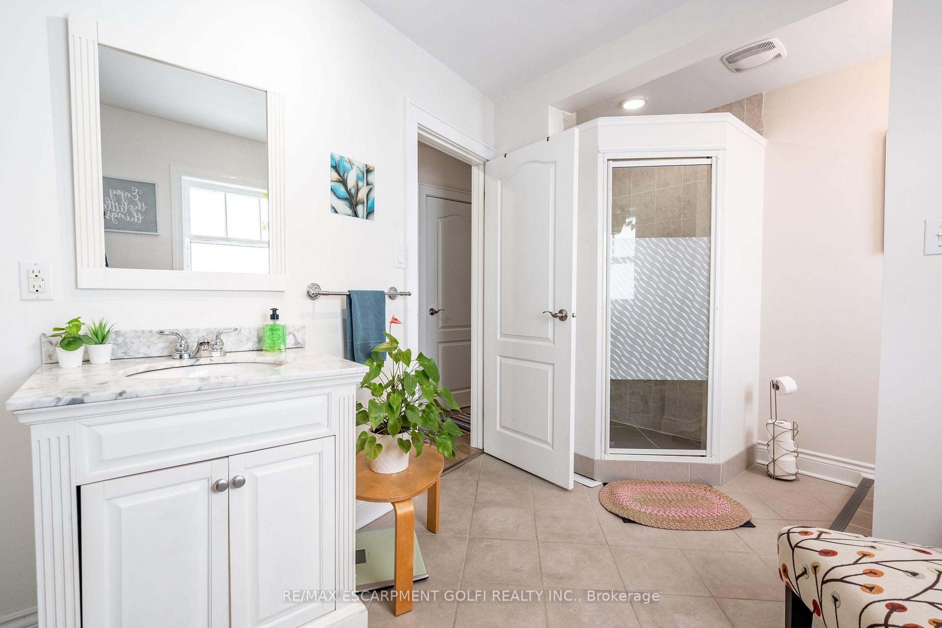 Photo 17 of 202 Ross Street, Welland, Welland Downtown — HOMEH