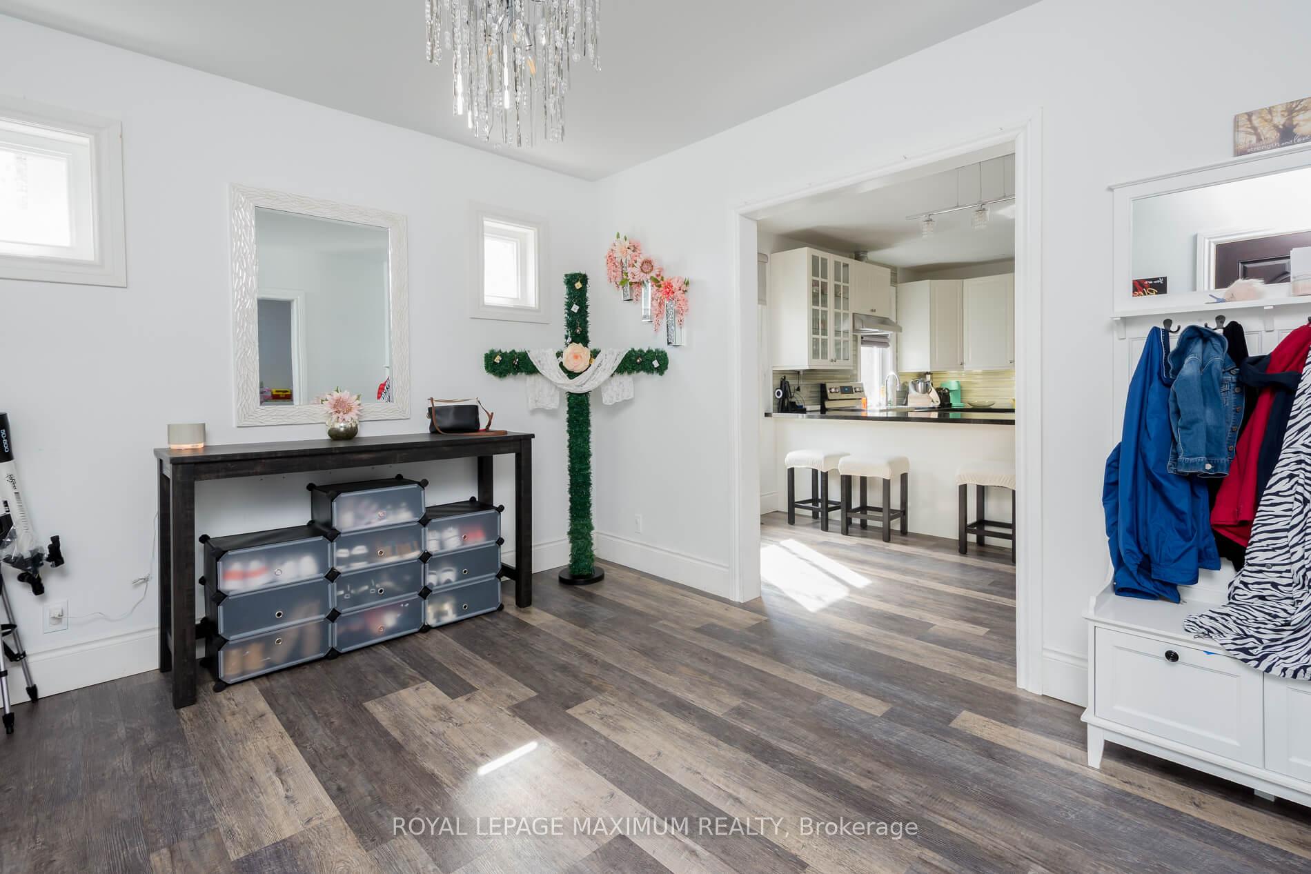 Photo 7 of 35 Ellerby Square N, Vaughan, West Woodbridge — HOMEH
